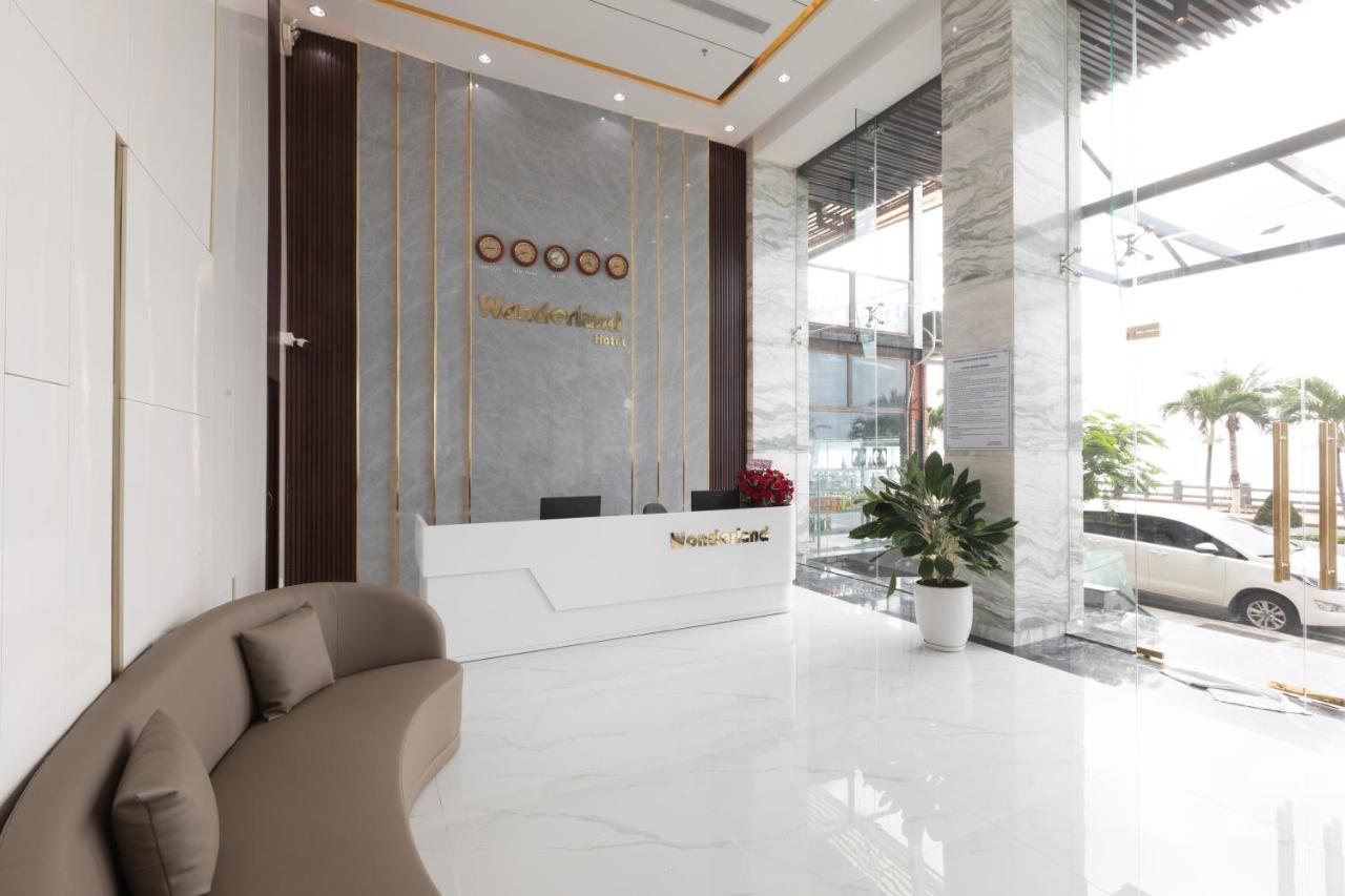 Wonderland Hotel