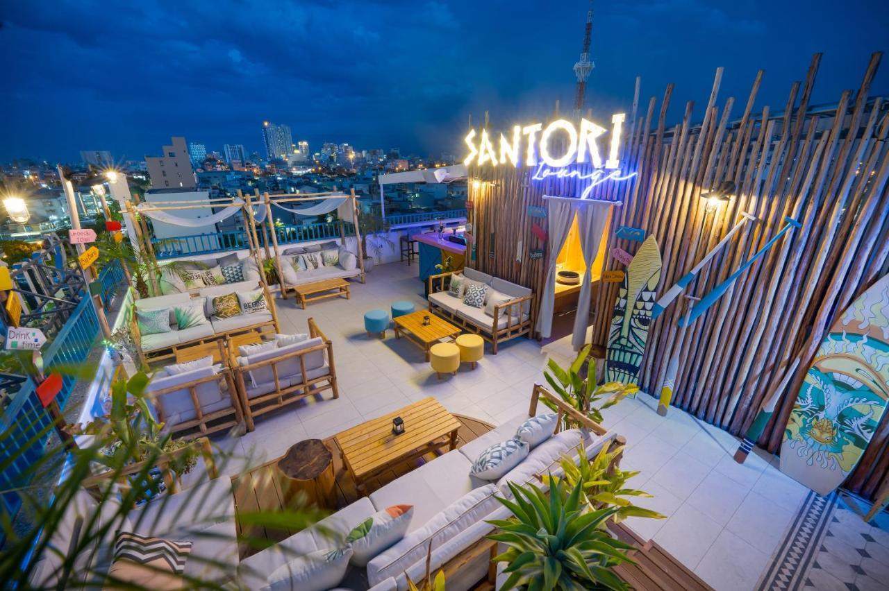 Santori And Hotel