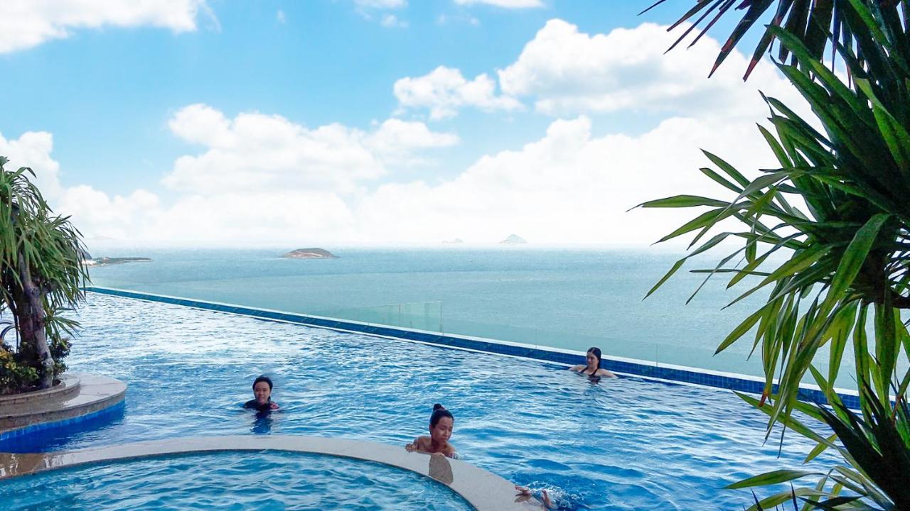 S Lux Scenia Bay Căn hộ