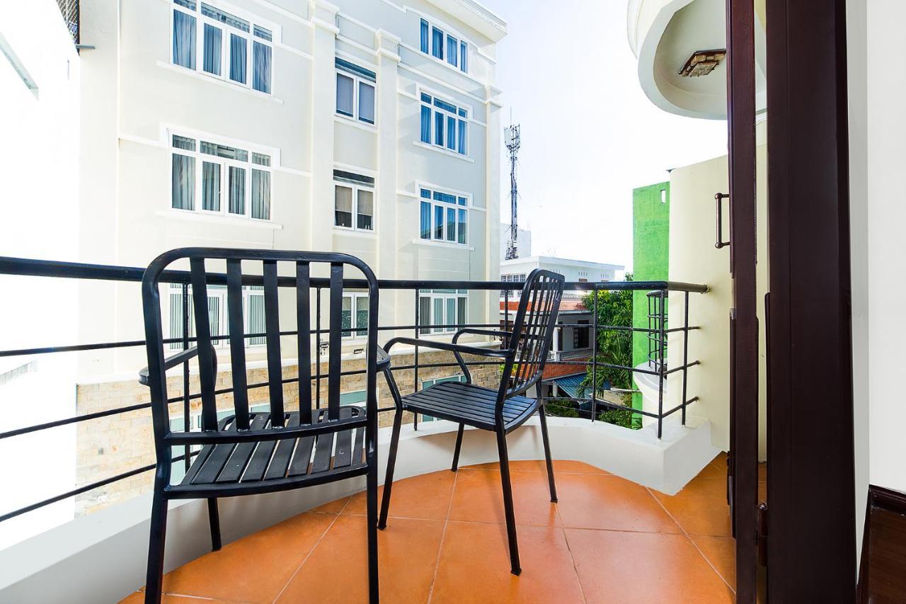 Gold Coast Hotel