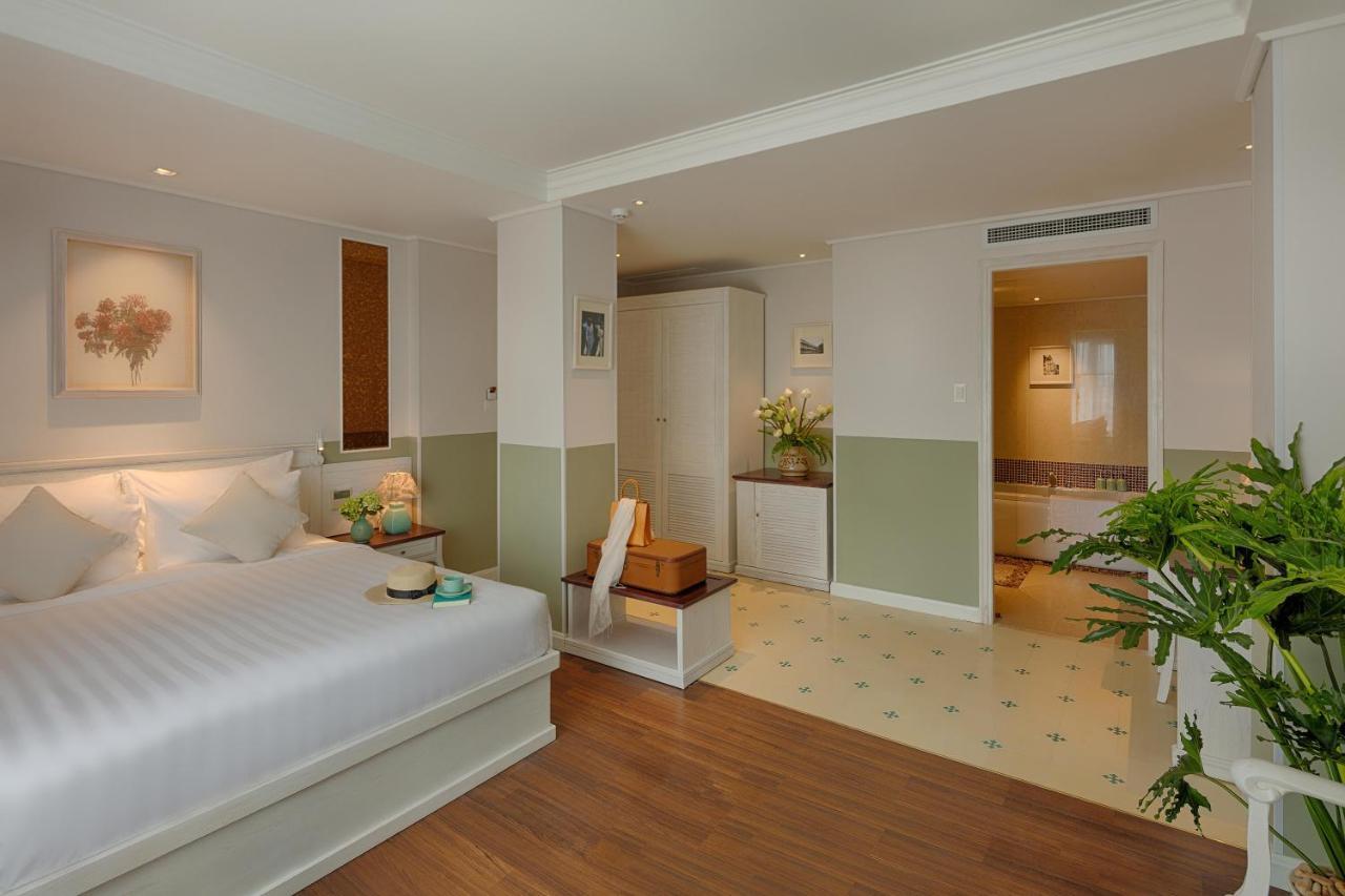 Au Charner Hotel
