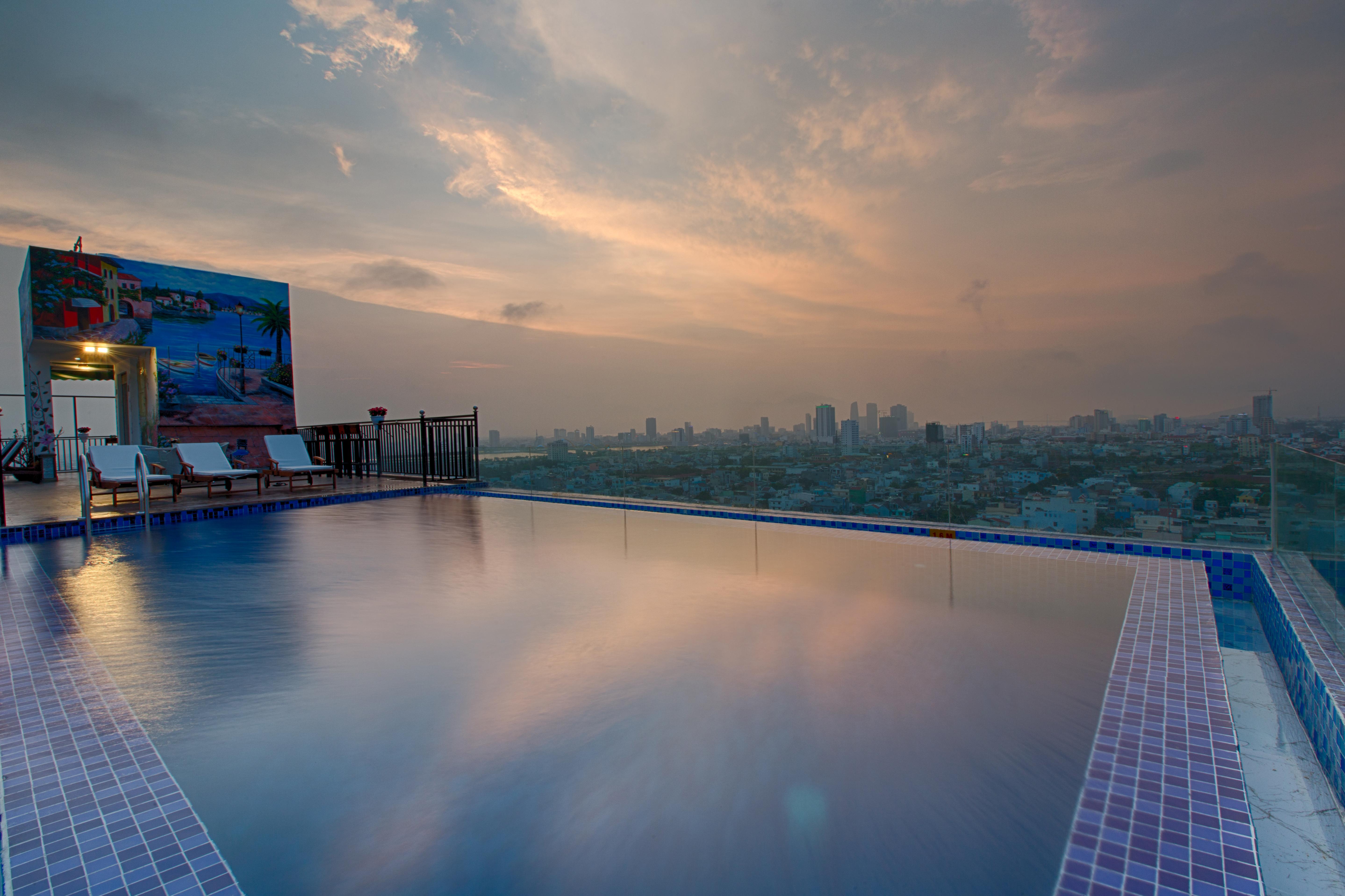 Fivitel King Hotel
