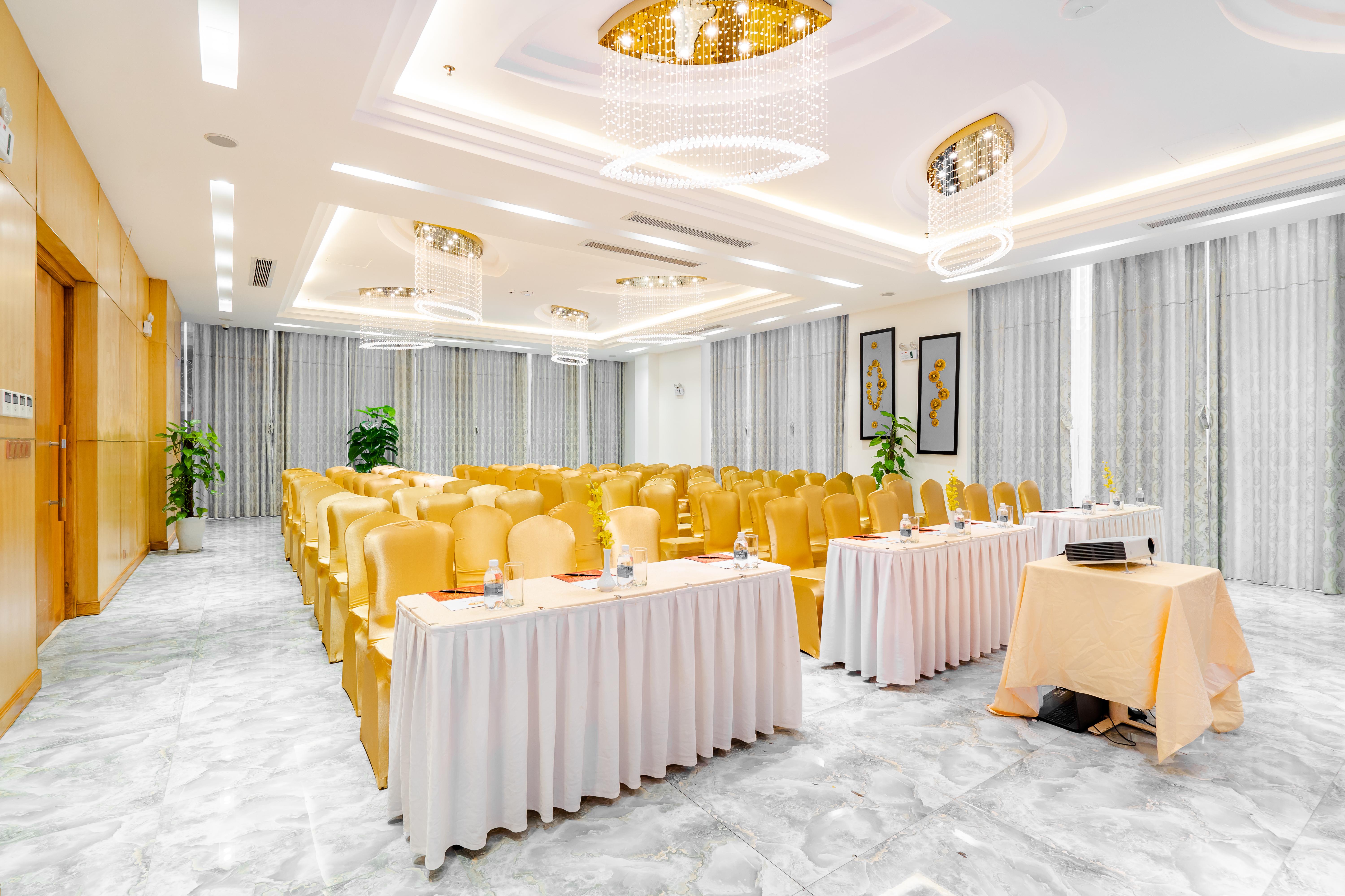 Cicilia & Powered By Aston 4* Da Nang