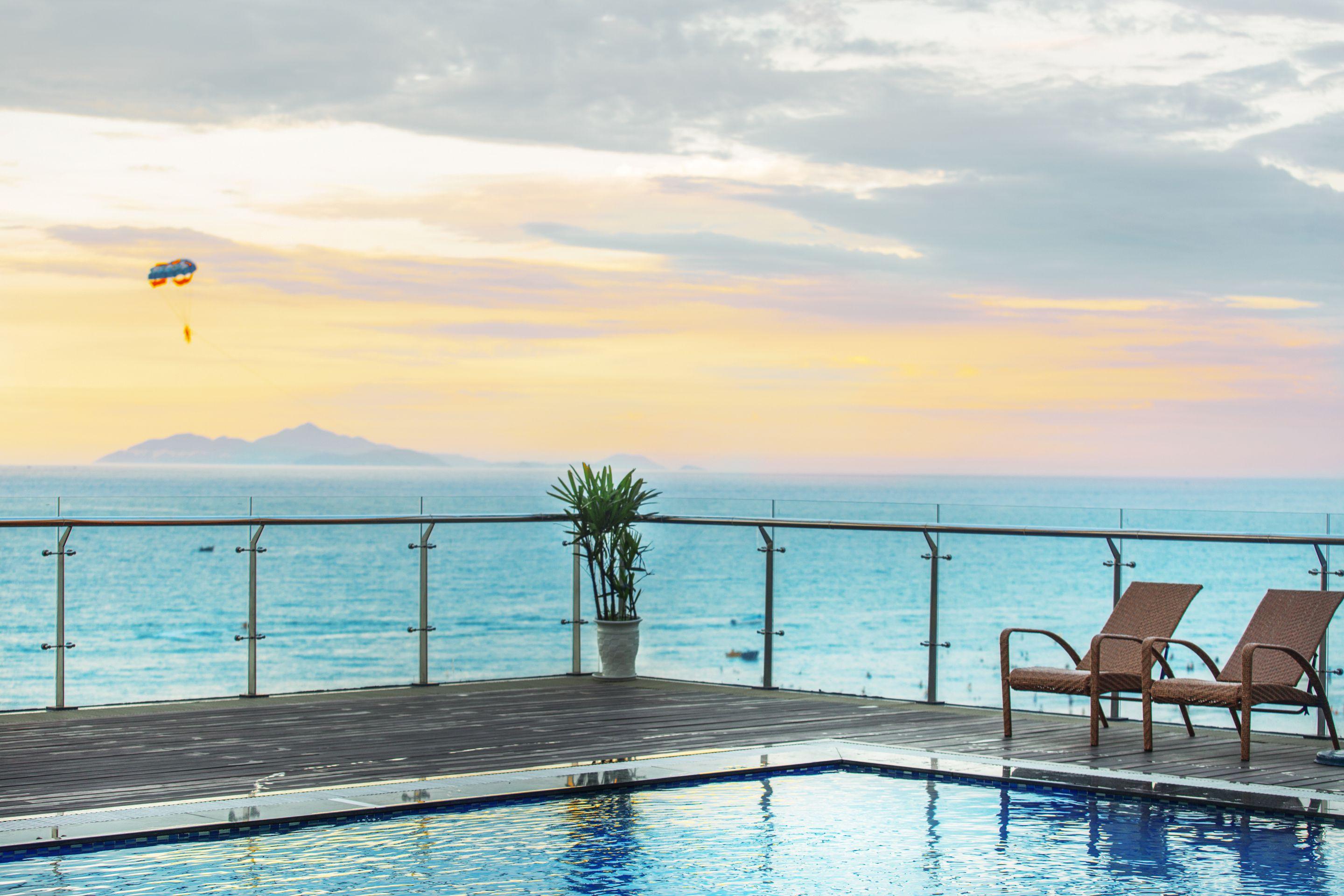 Serene Beach Hotel Danang 4*