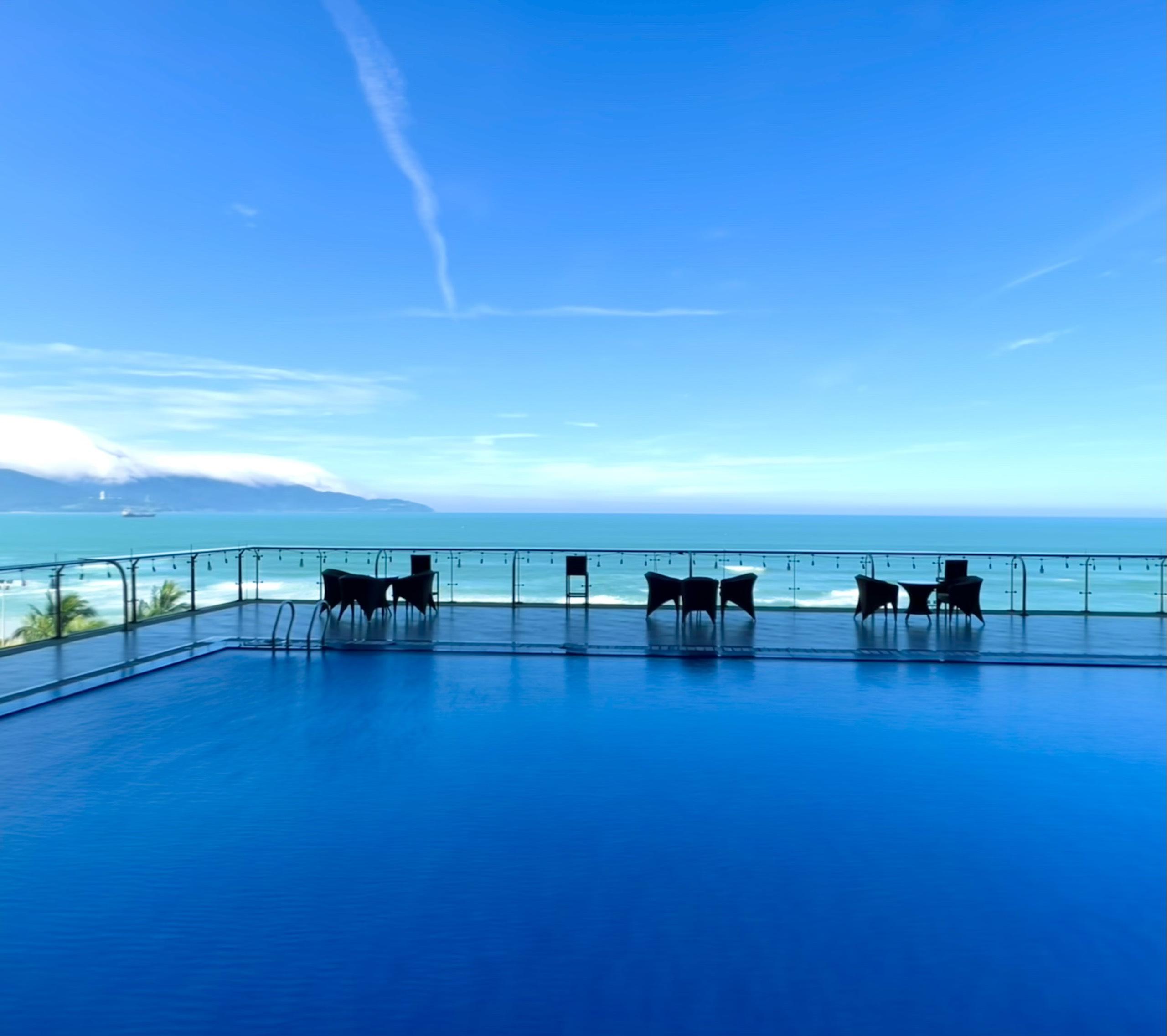 Serene Beach Hotel Danang 4*