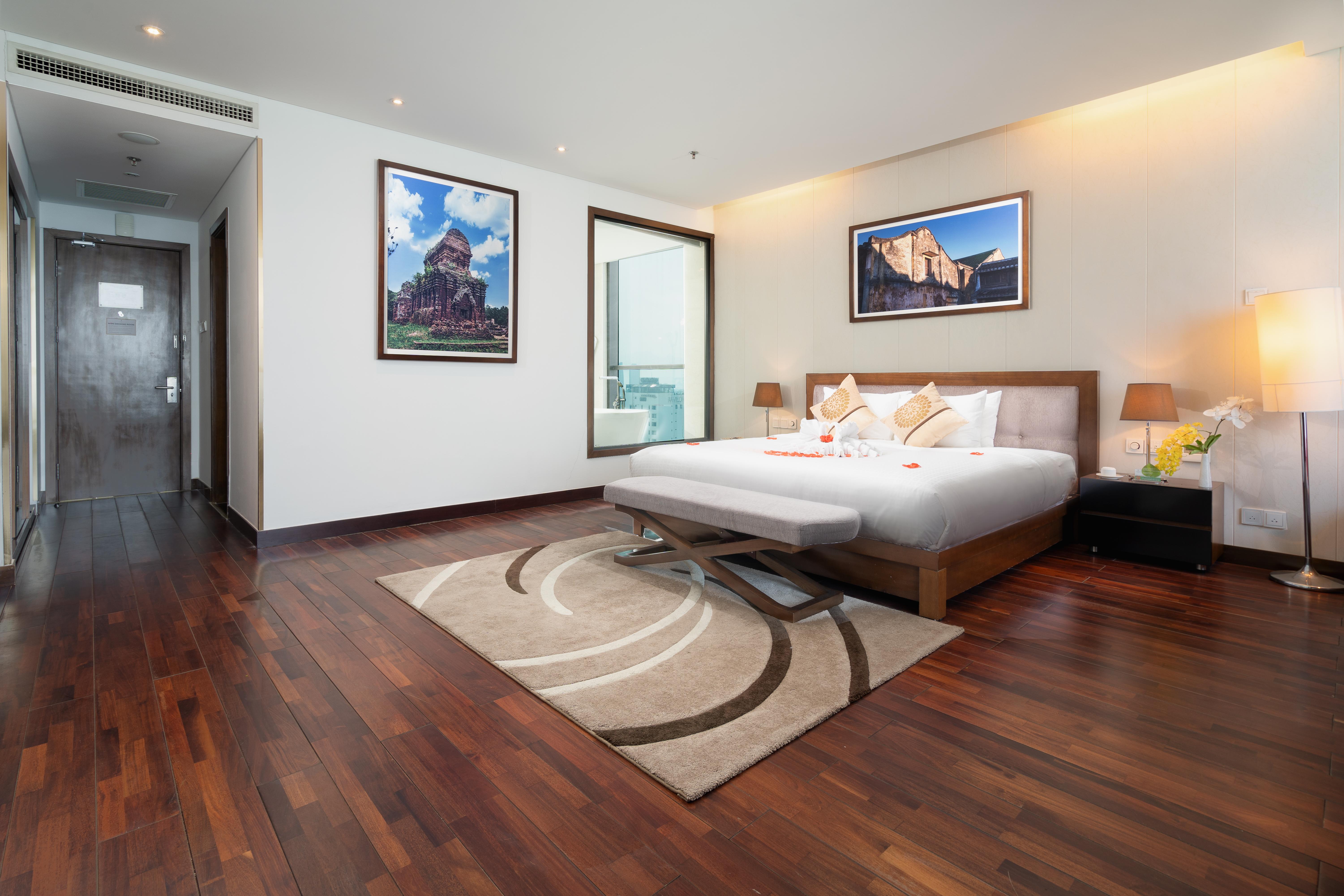 Khách sạn Grand Tourane