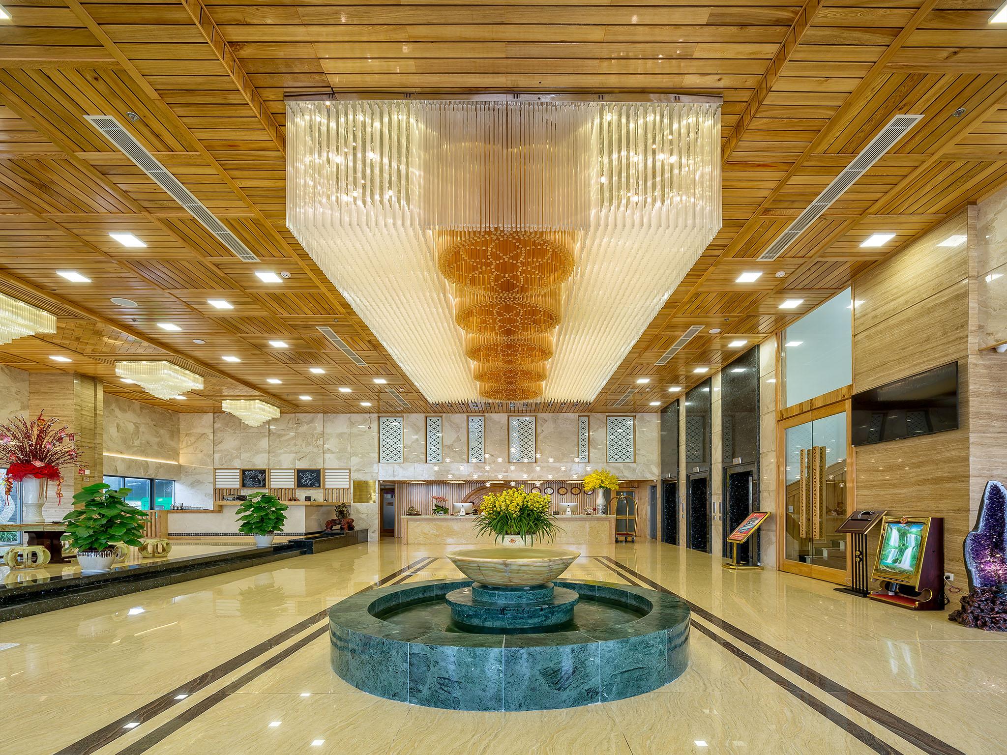 Nhu Minh Plaza 4*