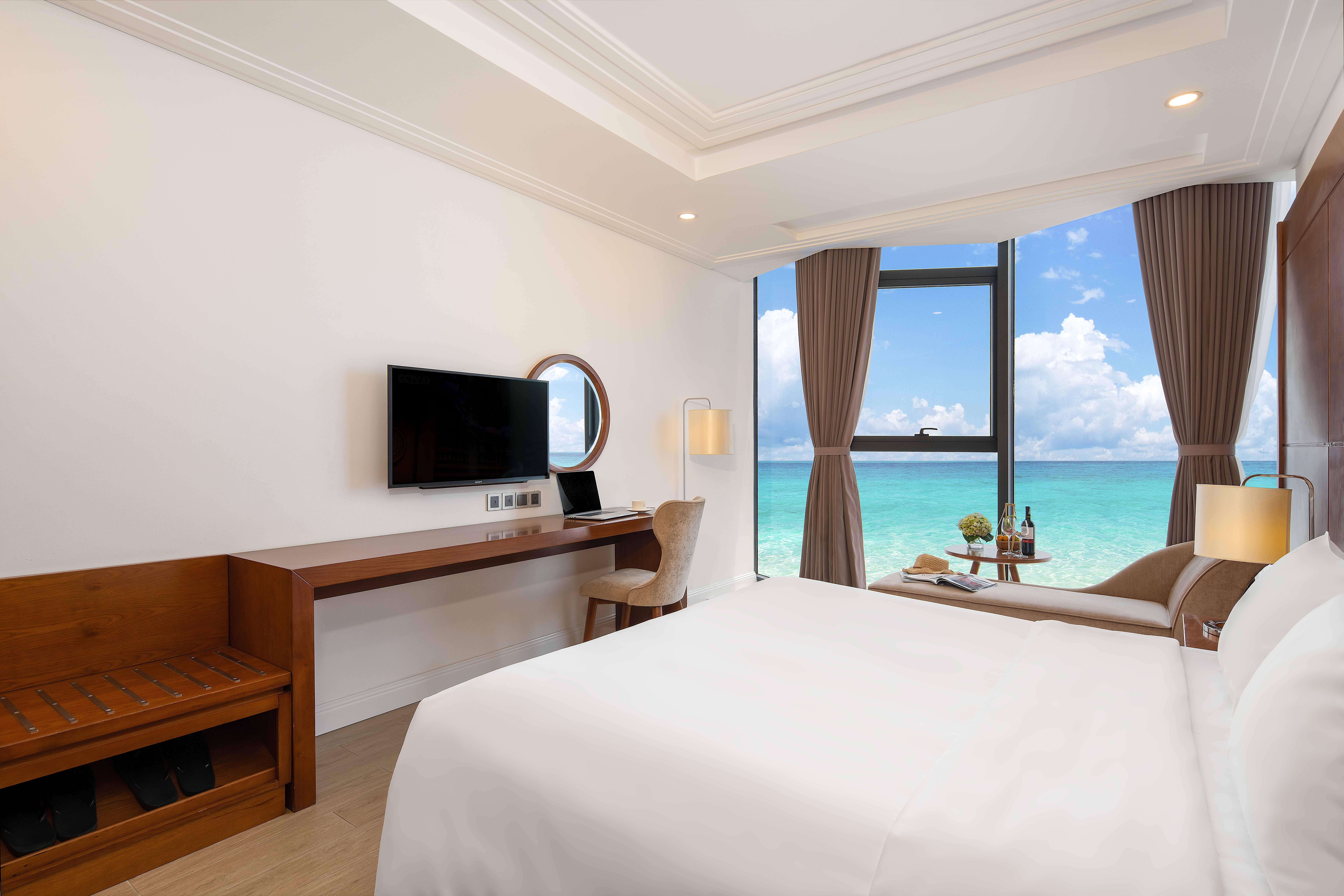 Hotel Paris Deli 4*