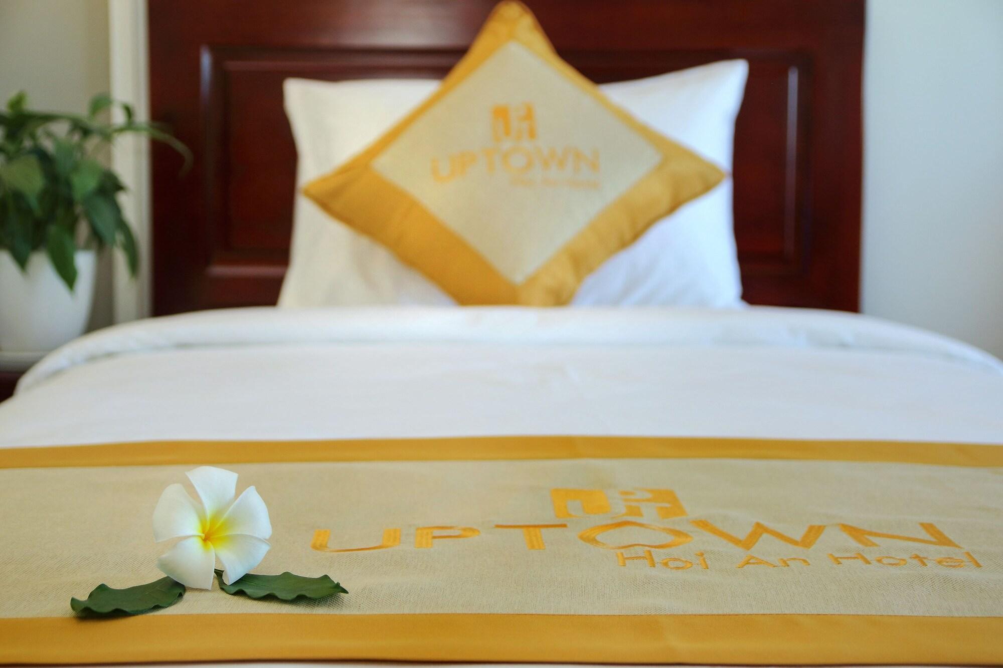 Khách sạn Uptown & 3*