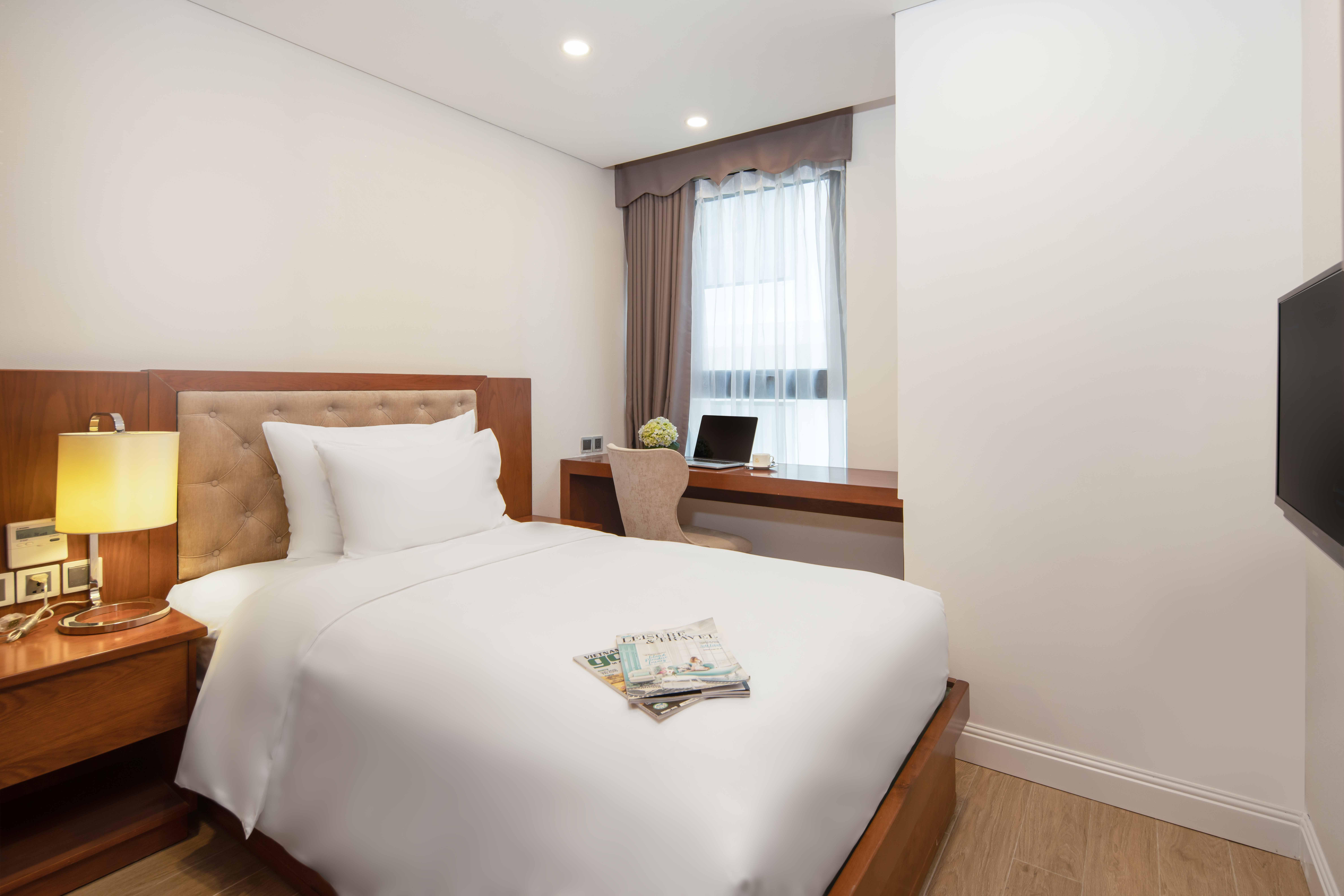Paris Deli Hotel 4*