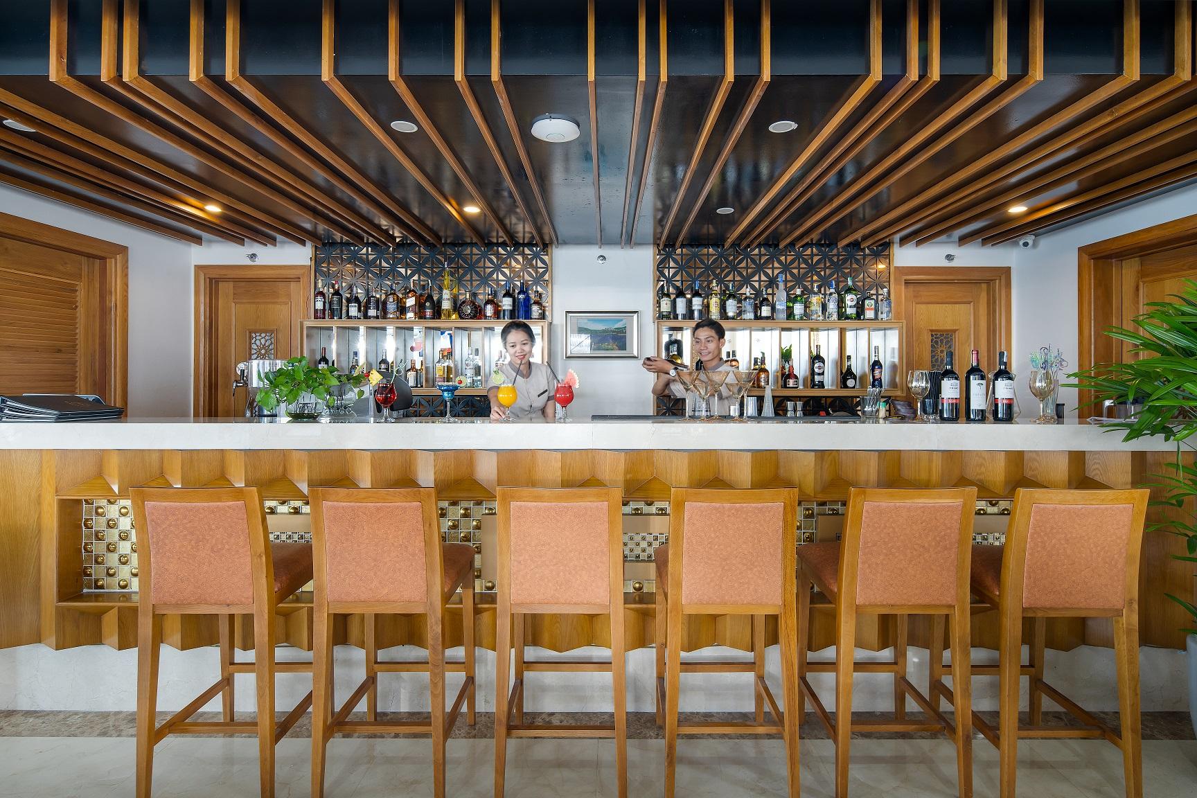 Paris Deli Hotel 4*