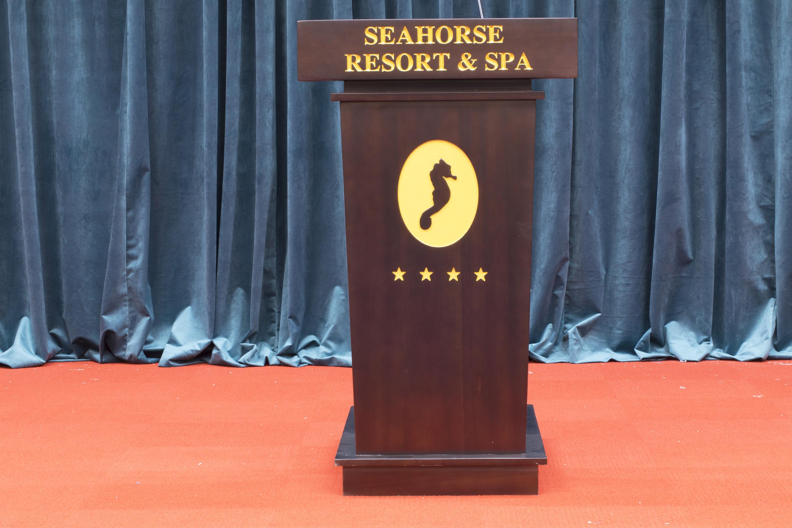 Seahorse & Hotel