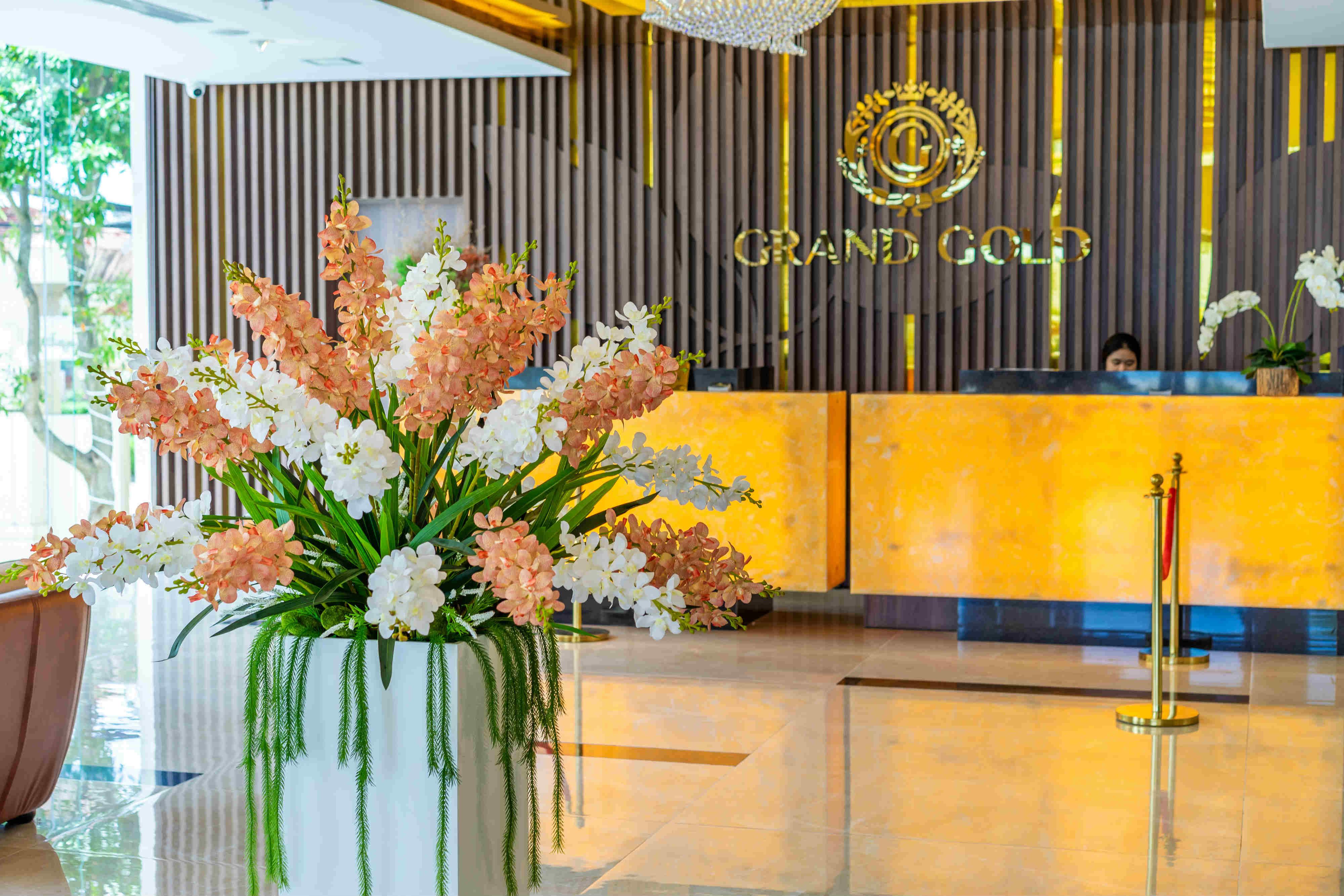 Grand Gold & Hotel