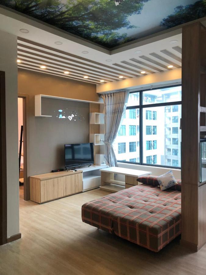 Happy Banana Apartment