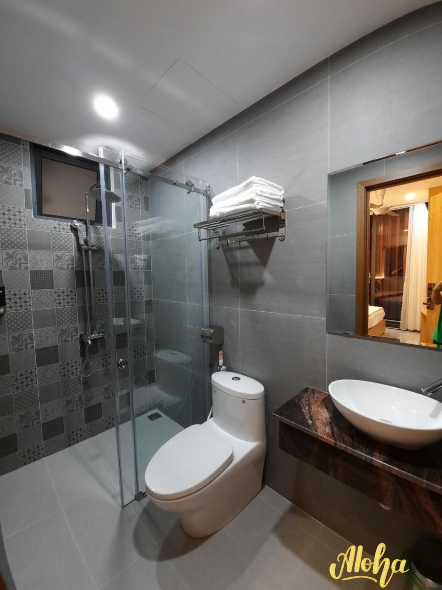 Aloha Khách sạn 3*