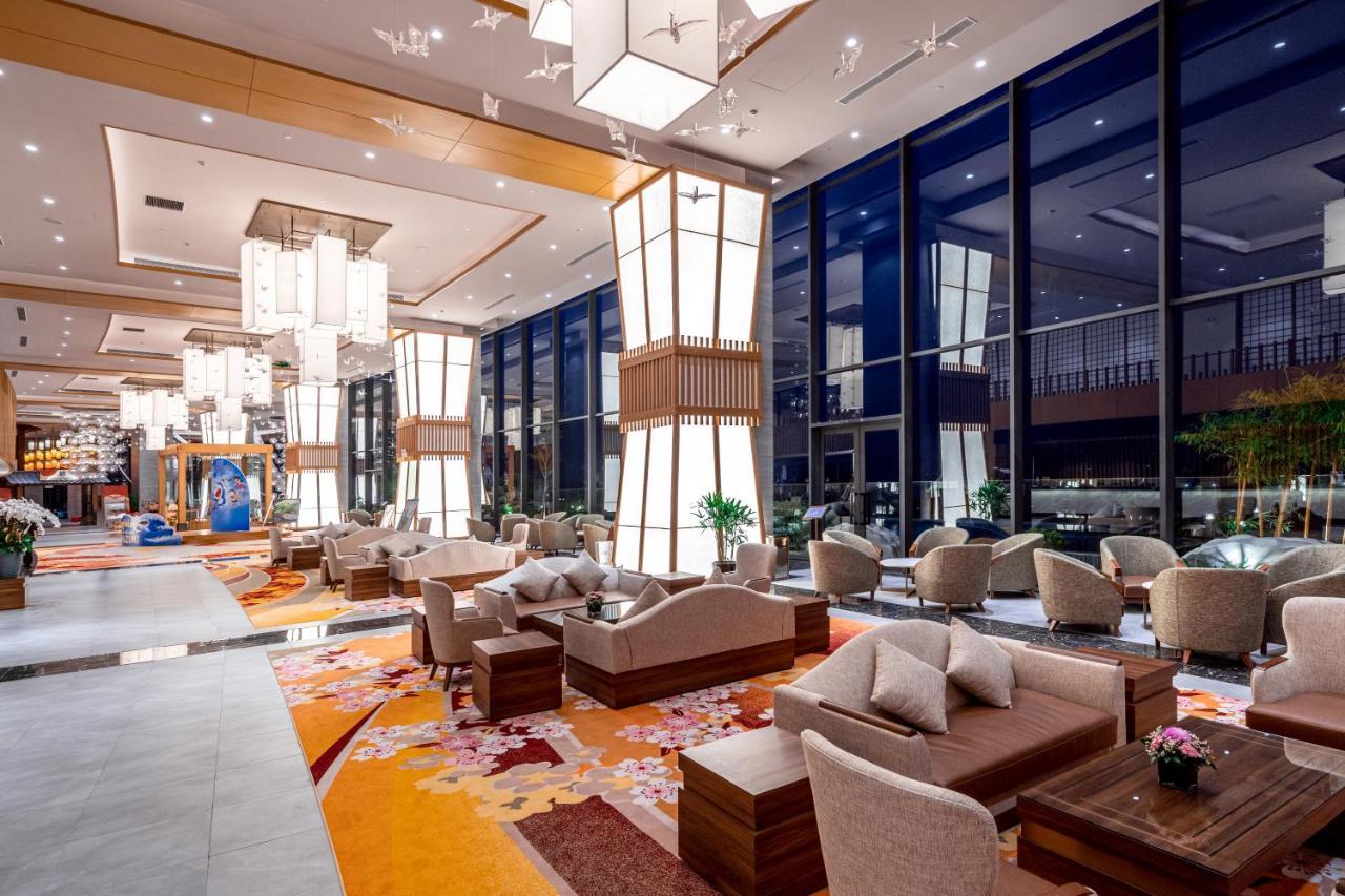 Mikazuki Japanese & Hotel