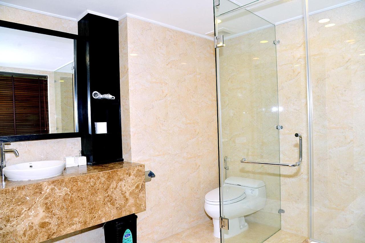 Nomad * Nha Trang
