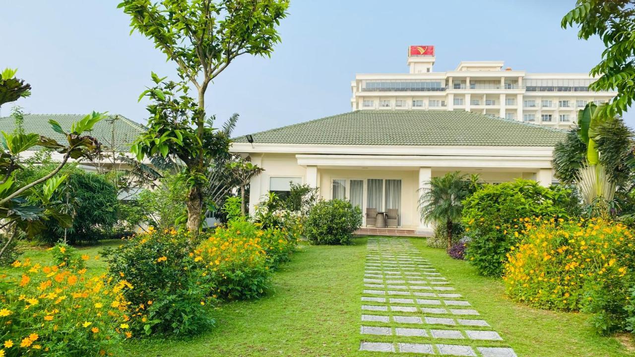 Gold Coast & Khu nghỉ mát Ðồng Hới