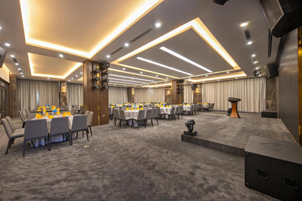 Golden Lotus Grand - Panoramic Rooftop Bar & Daily Afternoon Tea Hotel Da Nang