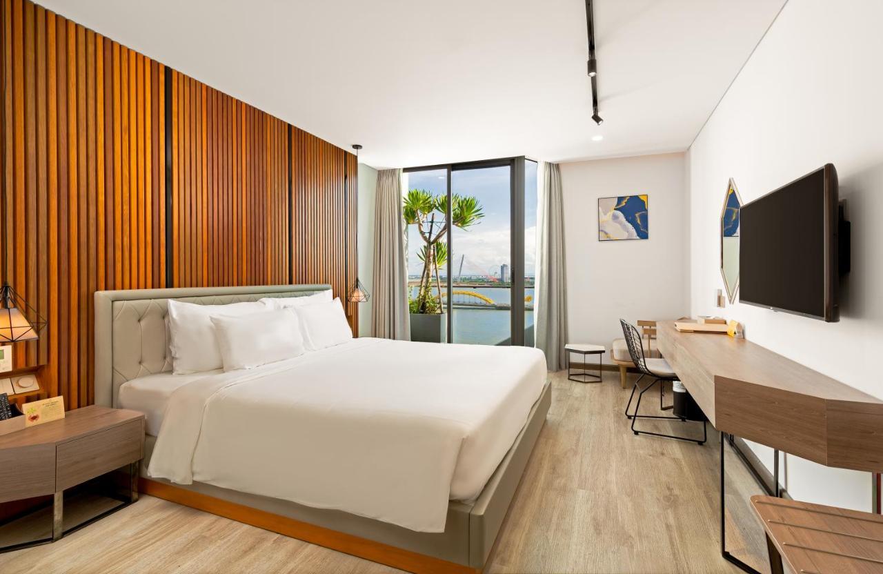 Haian Riverfront Hotel