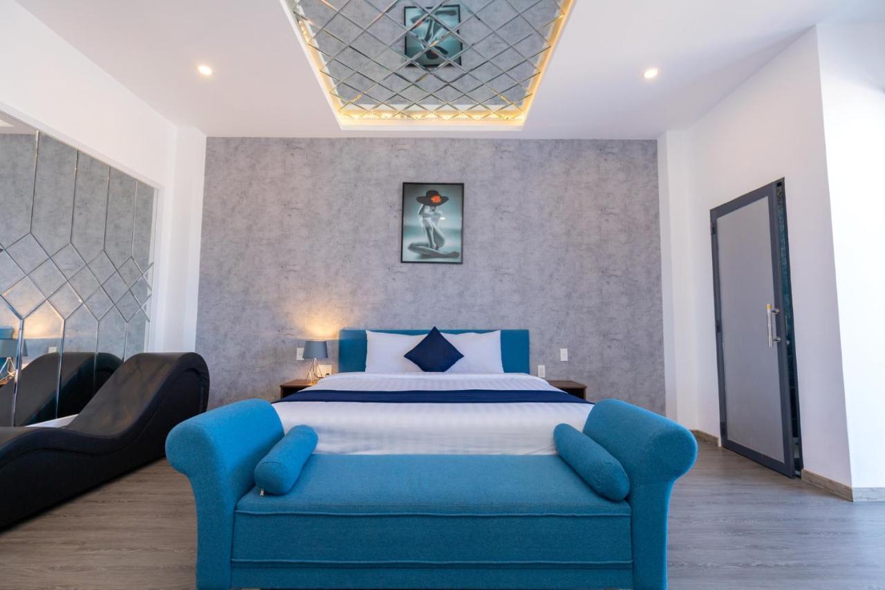 Joi Hospitality - Front