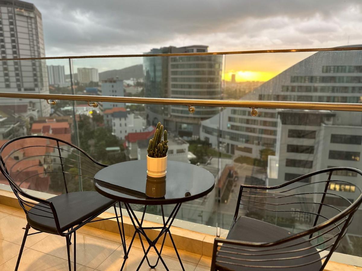 The Song Condotel: Beachfront 5-star With Infinity Pool Apartment
