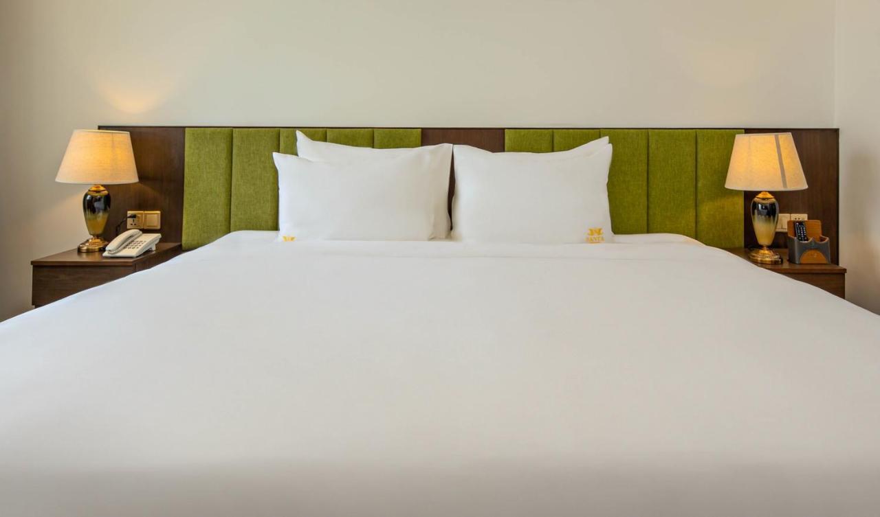 Santa Luxury Hotel