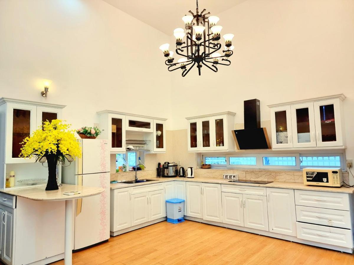 Lan Anh Villa: Oceanview Retreat With 7 Bedrooms Villa