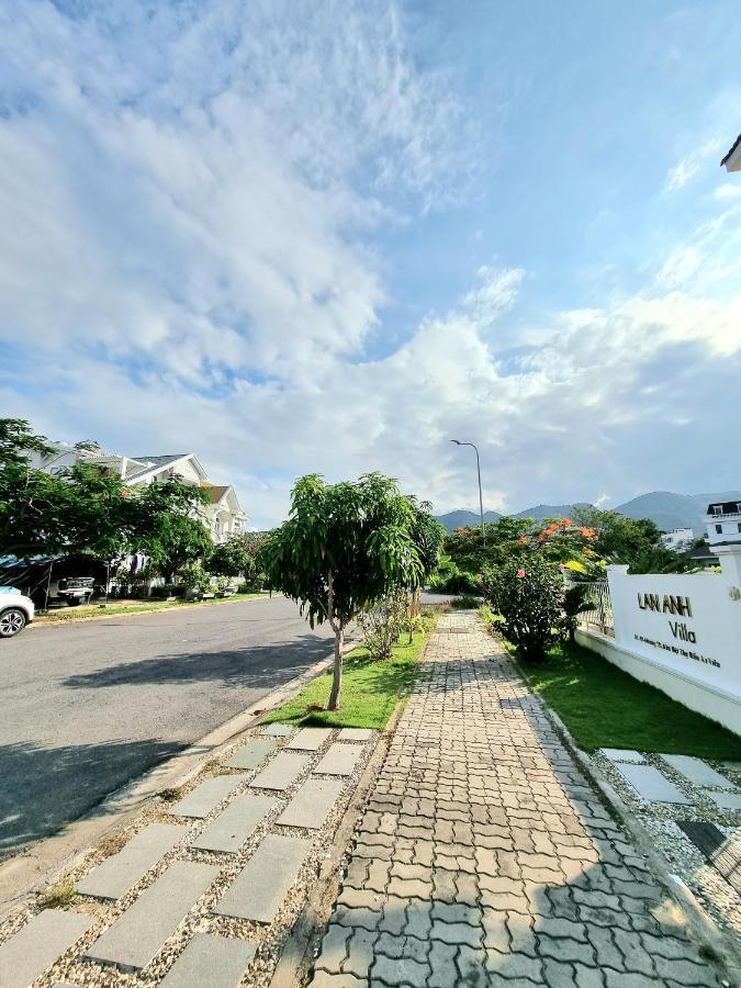 Lan Anh Villa: Oceanview Retreat With 7 Bedrooms Villa