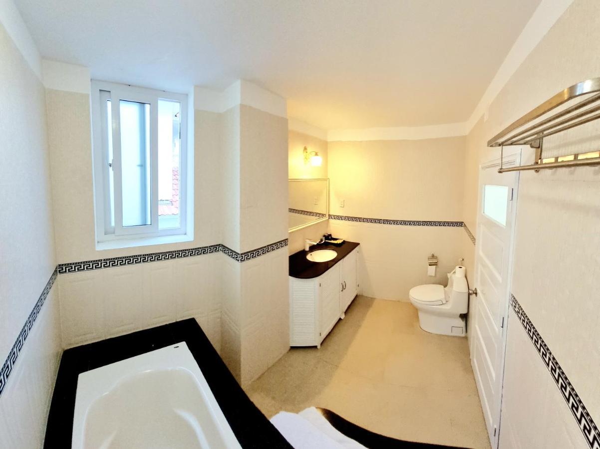 Lan Anh Villa: Oceanview Retreat With 7 Bedrooms Nha Trang