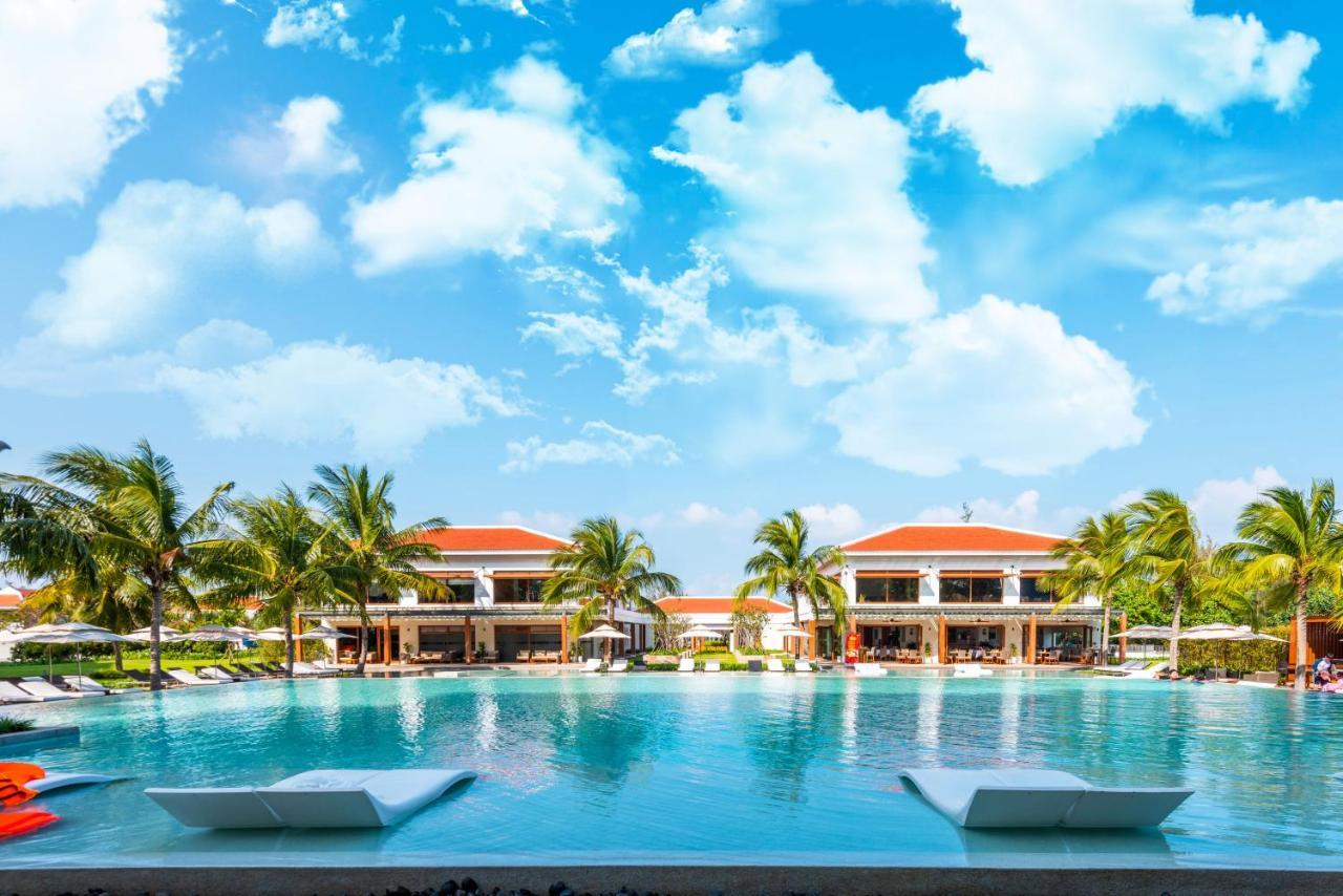 Luxury Pool Close To The Private