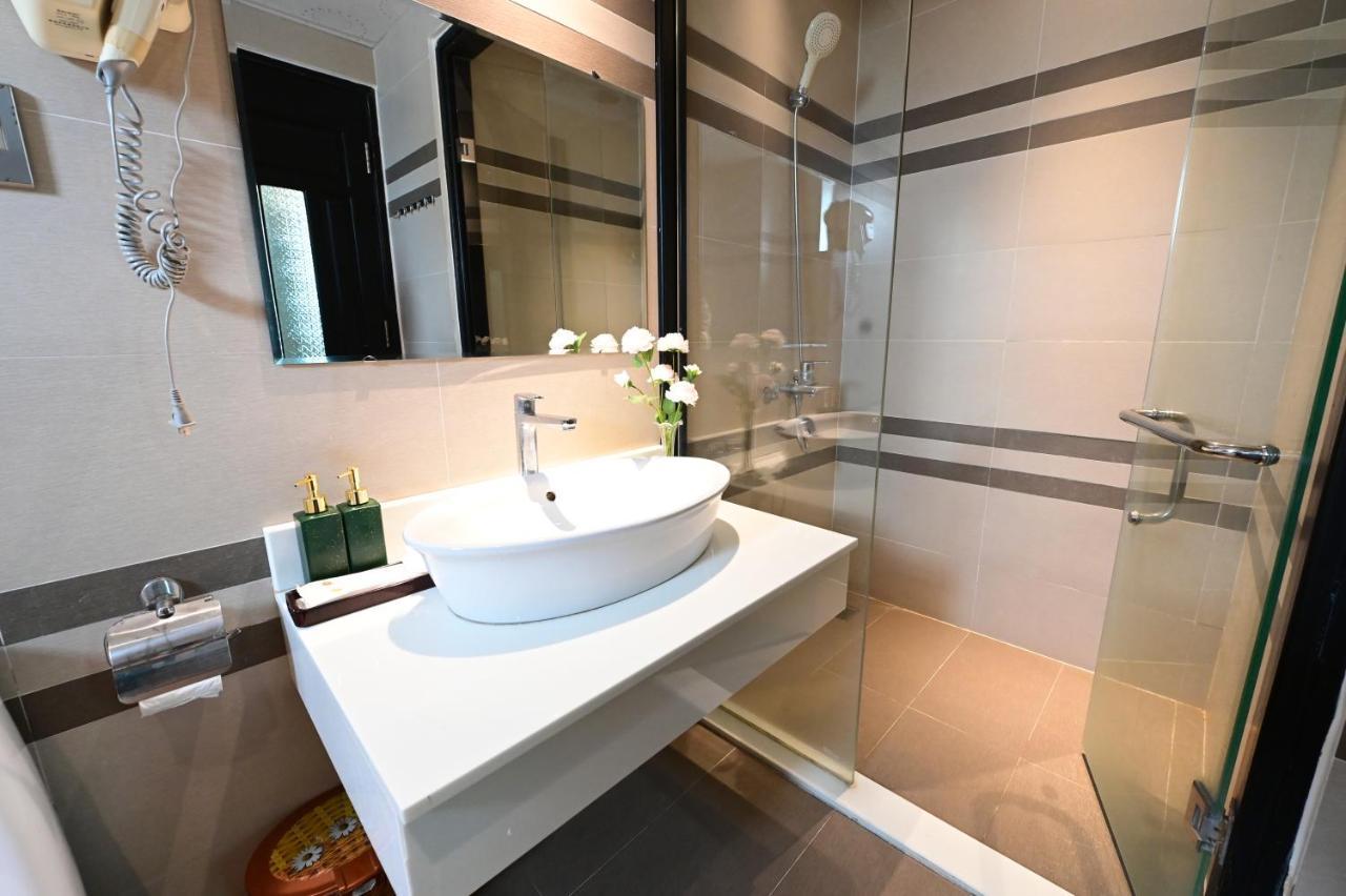 Hotel Adina