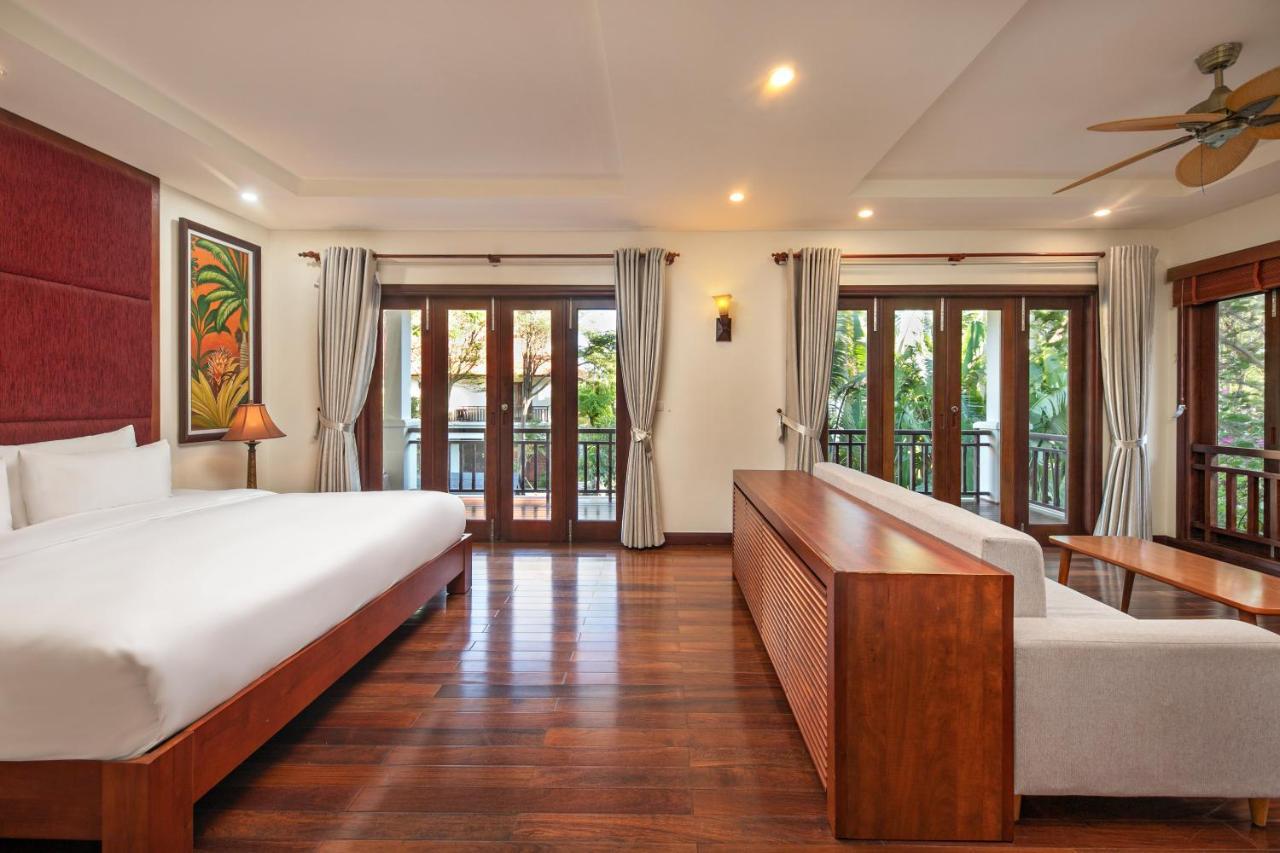 Luxurious Villa *