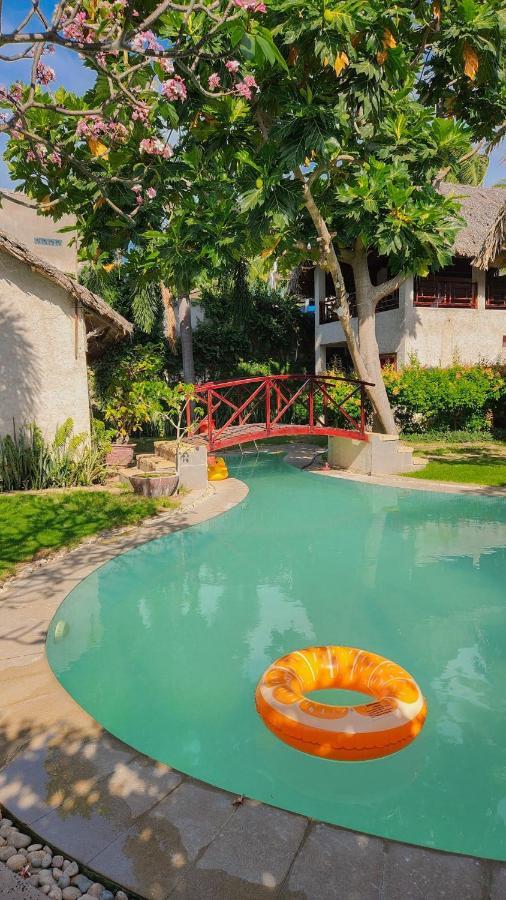 Lang Ca Voi Ll The Whales Village Ll Mui Ne Phan Thiet