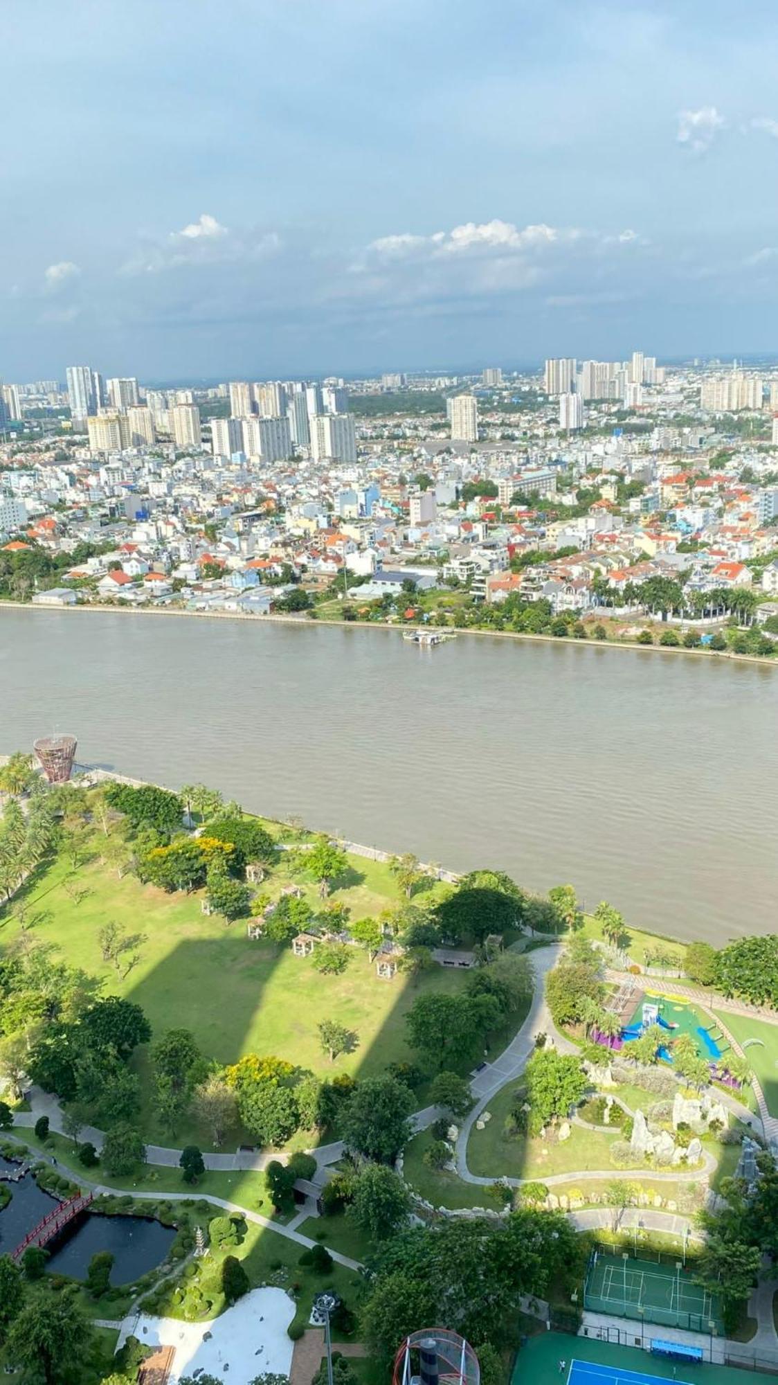 Happy Homes - Vinhomes Park Apartment Ho-Chi-Minh-Stadt