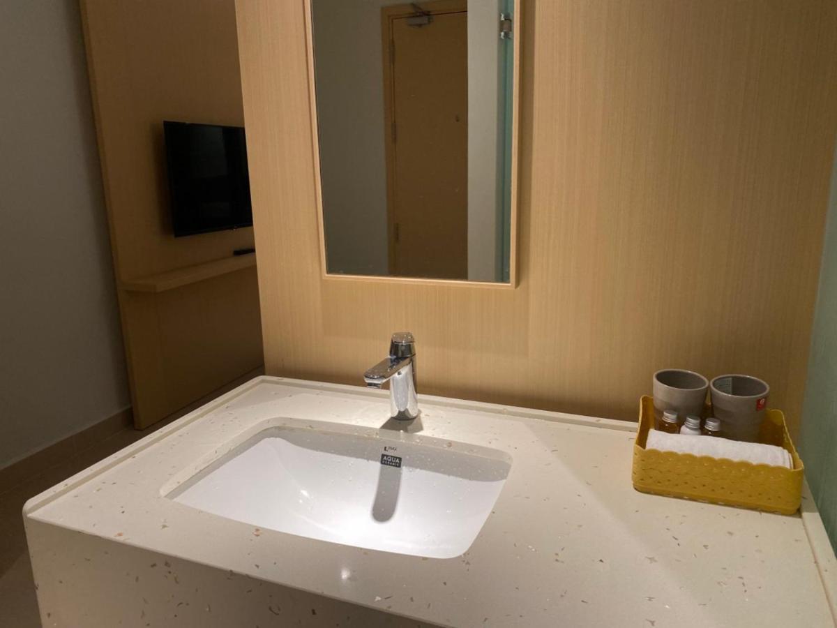 Arena Beach House-view Phố * Cam Ranh