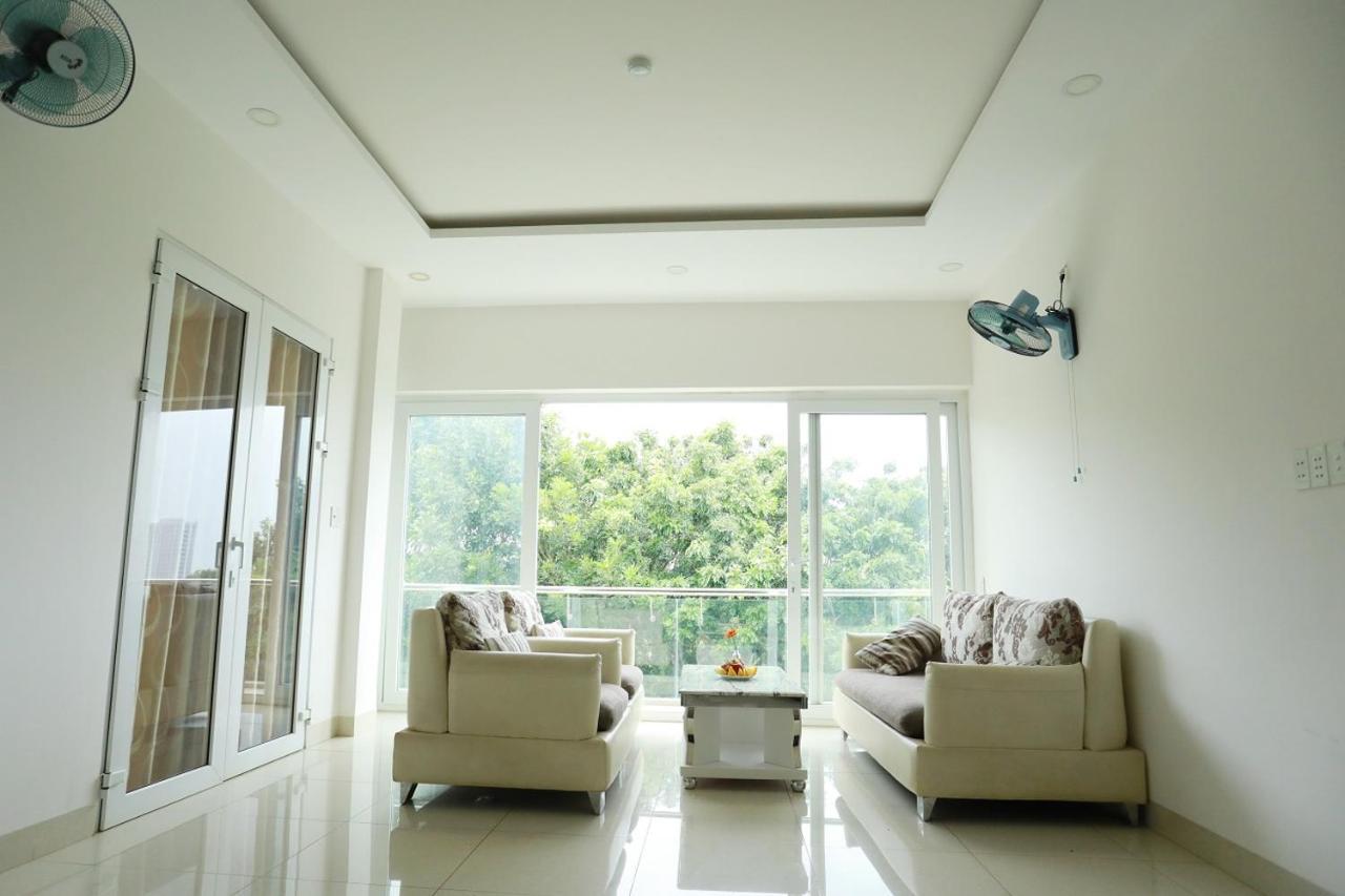 Lys Khách sạn 2*
