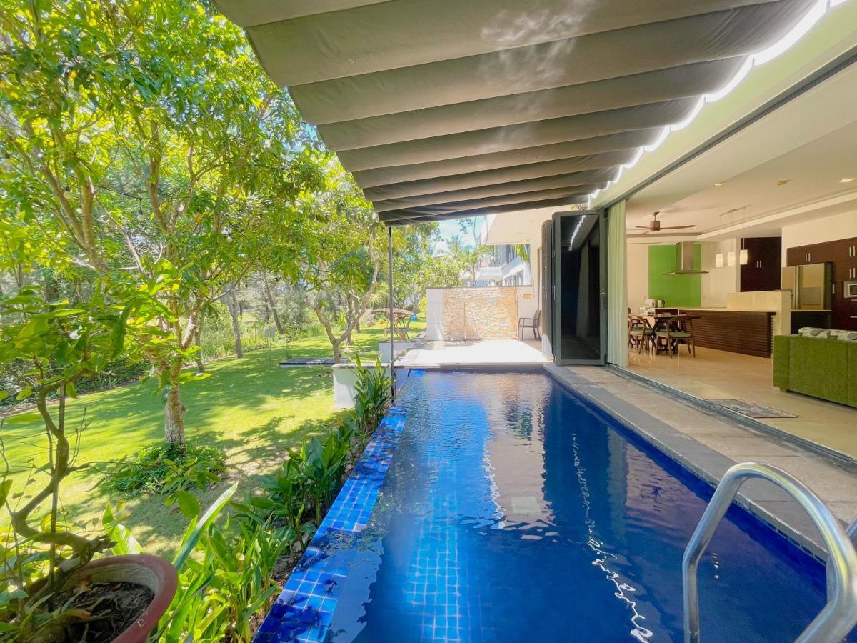 Luxury Pool Close To The Private