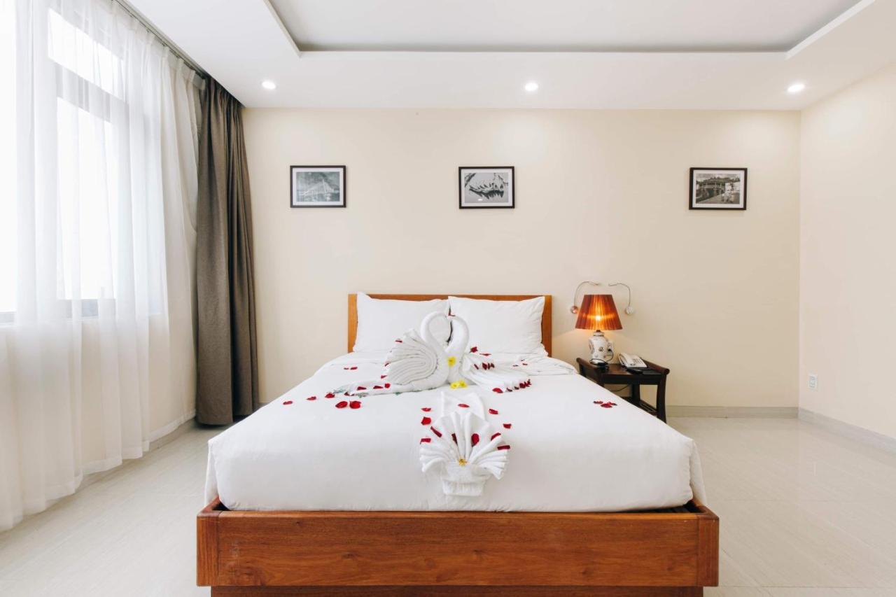 Martin Ho & Hotel Da Nang