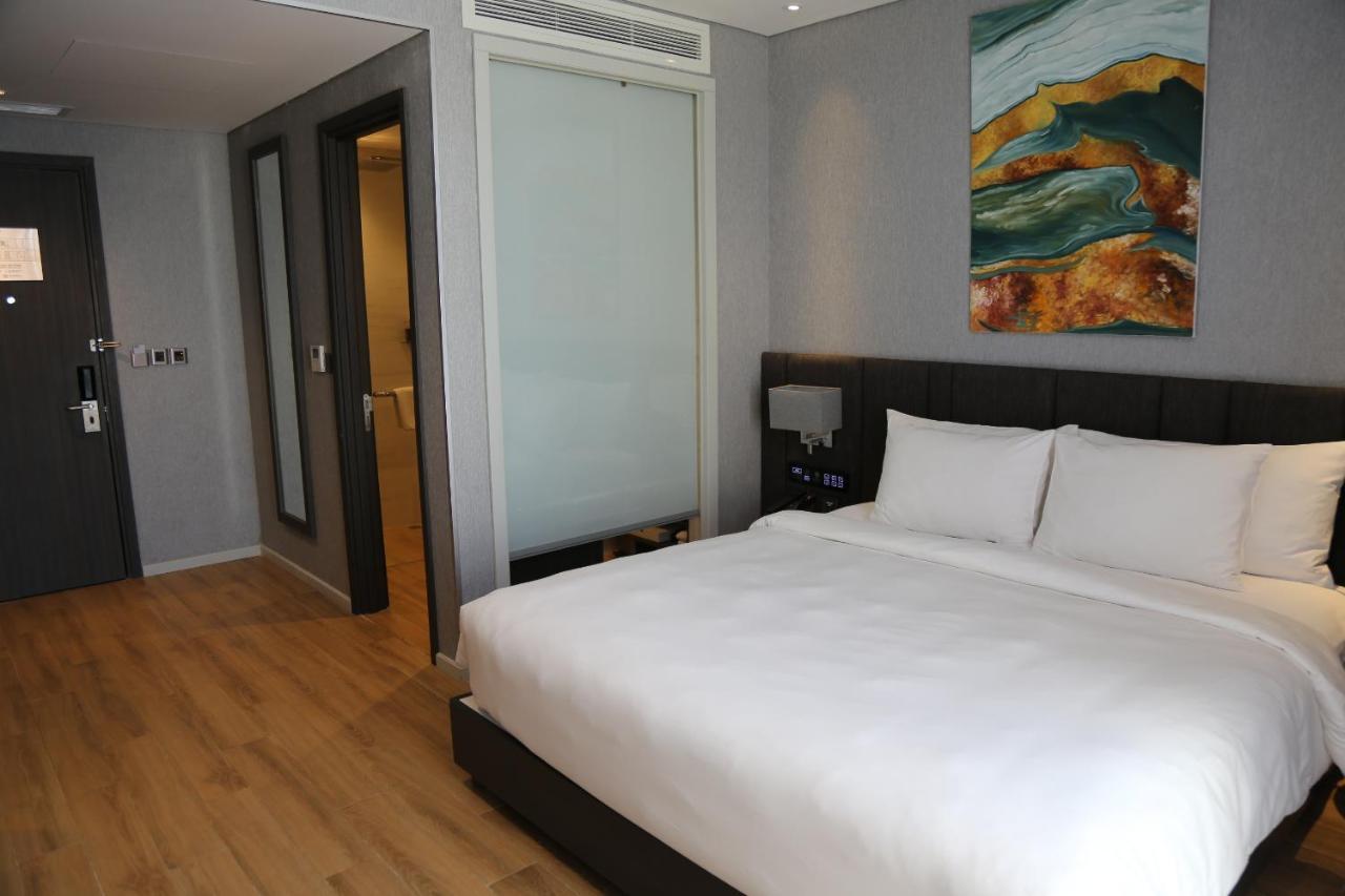 Premier Pearl Hotel