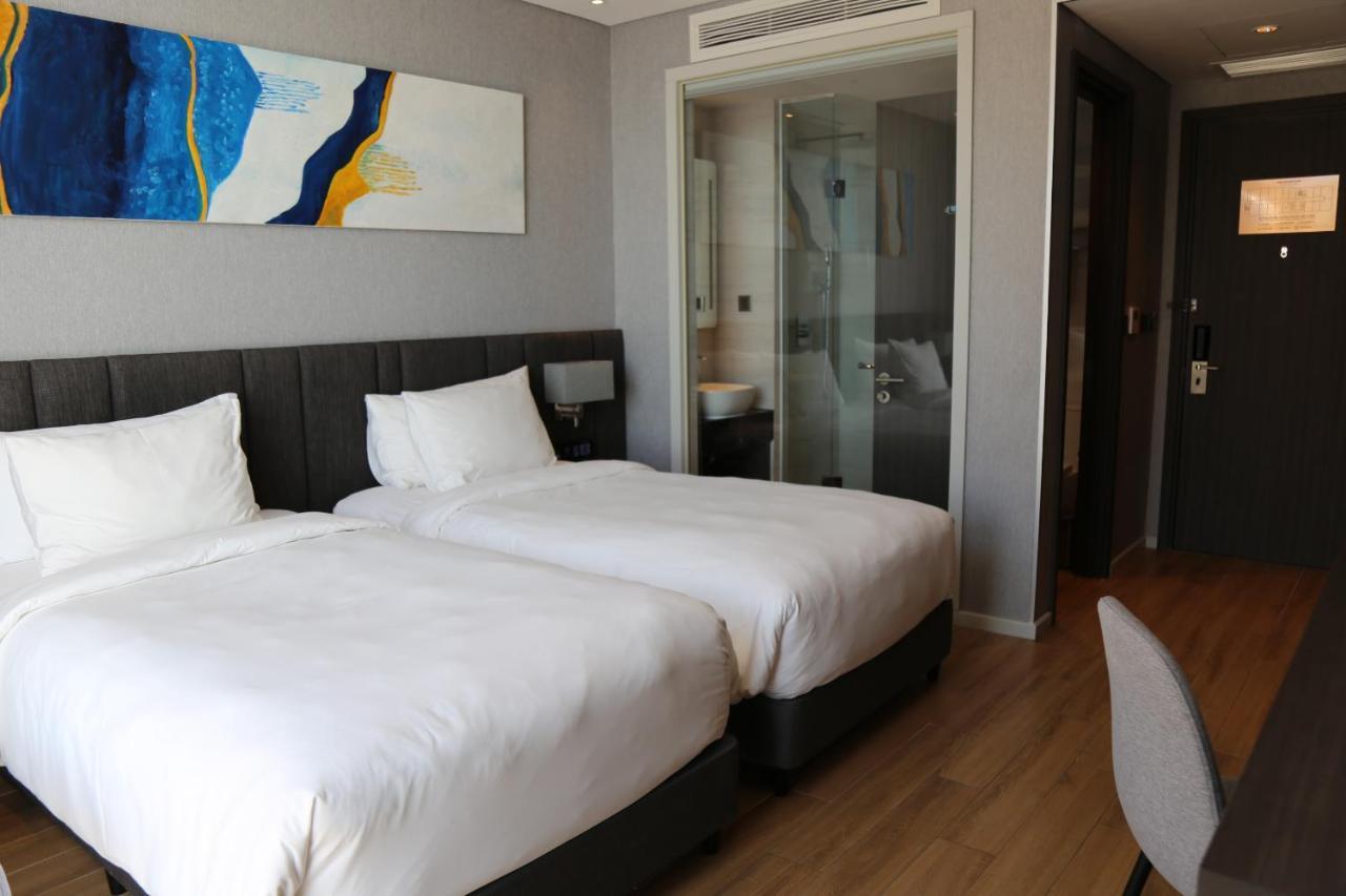Premier Pearl Hotel 4*