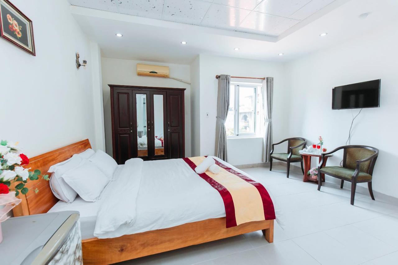 Phuoc By The Moment Hotel
