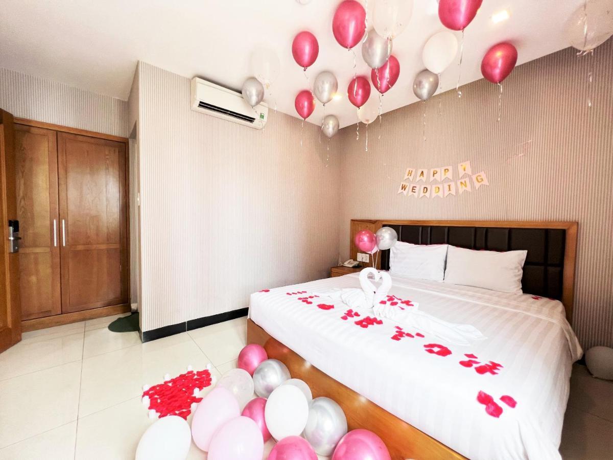 Anh Phuong & 3*