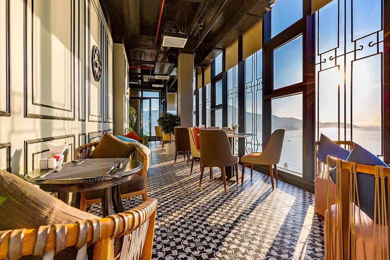 Peninsula Khách sạn 5*