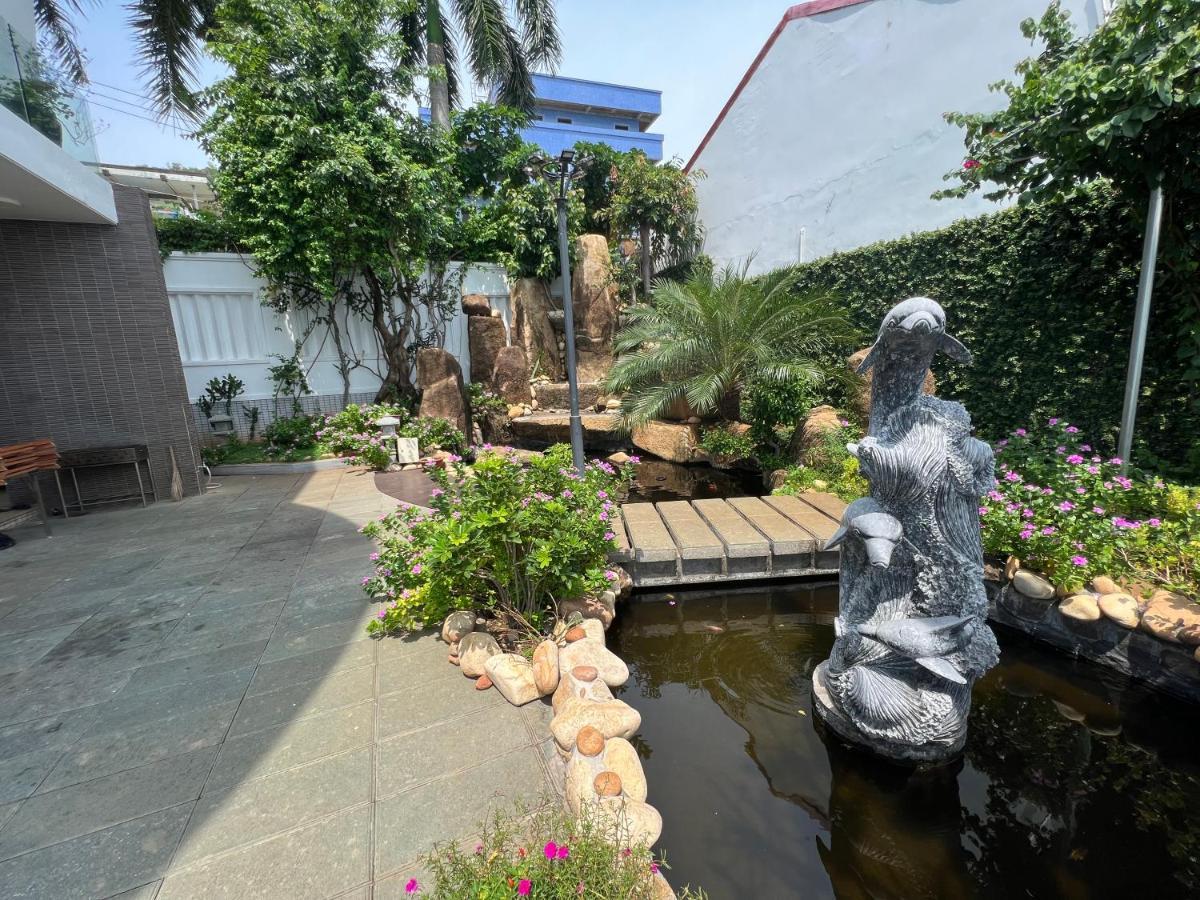 Villa Nancy Tran Grand Strip 10