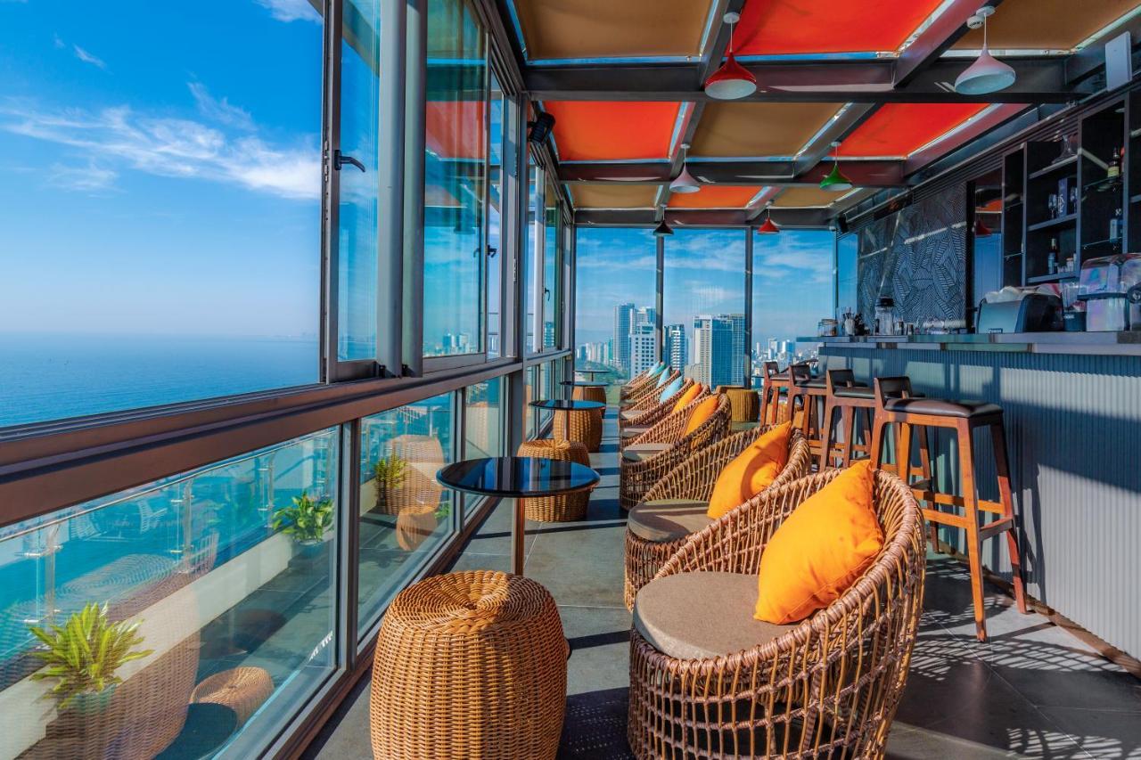 Khách sạn Le Sands Oceanfront Đà Nẵng