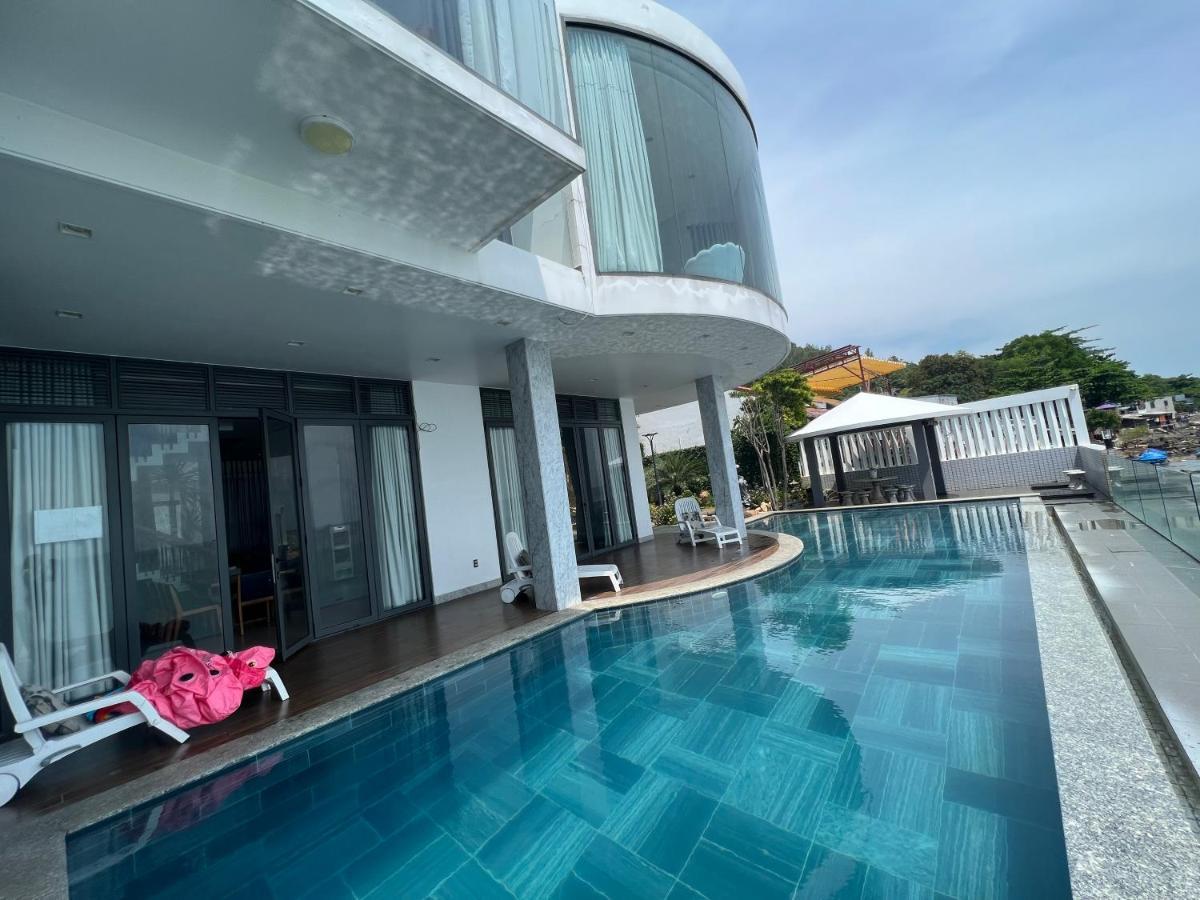 Nancy White Palace * Vung Tau
