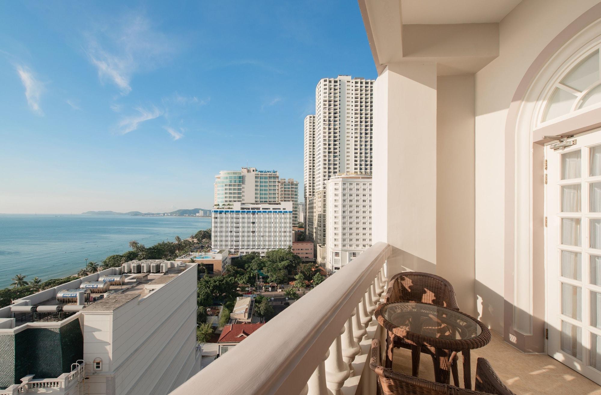 Sunrise & Hotel Nha Trang