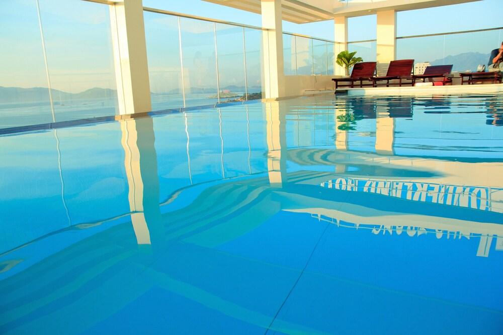 Wonderland Hotel 3*