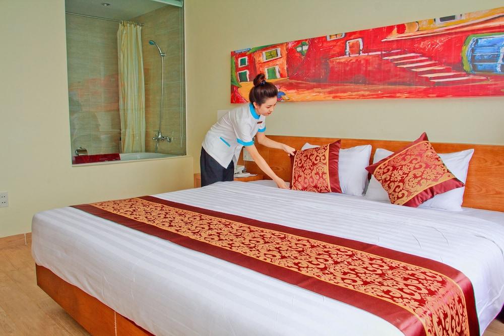 Wonderland Hotel 3*